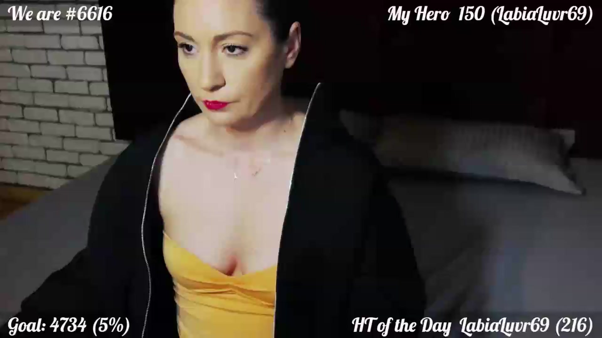 Gallery image thumbnail from QuinnieSmile's myfreecams stream on, 05/11/2026, 11:47 image 3 of 20