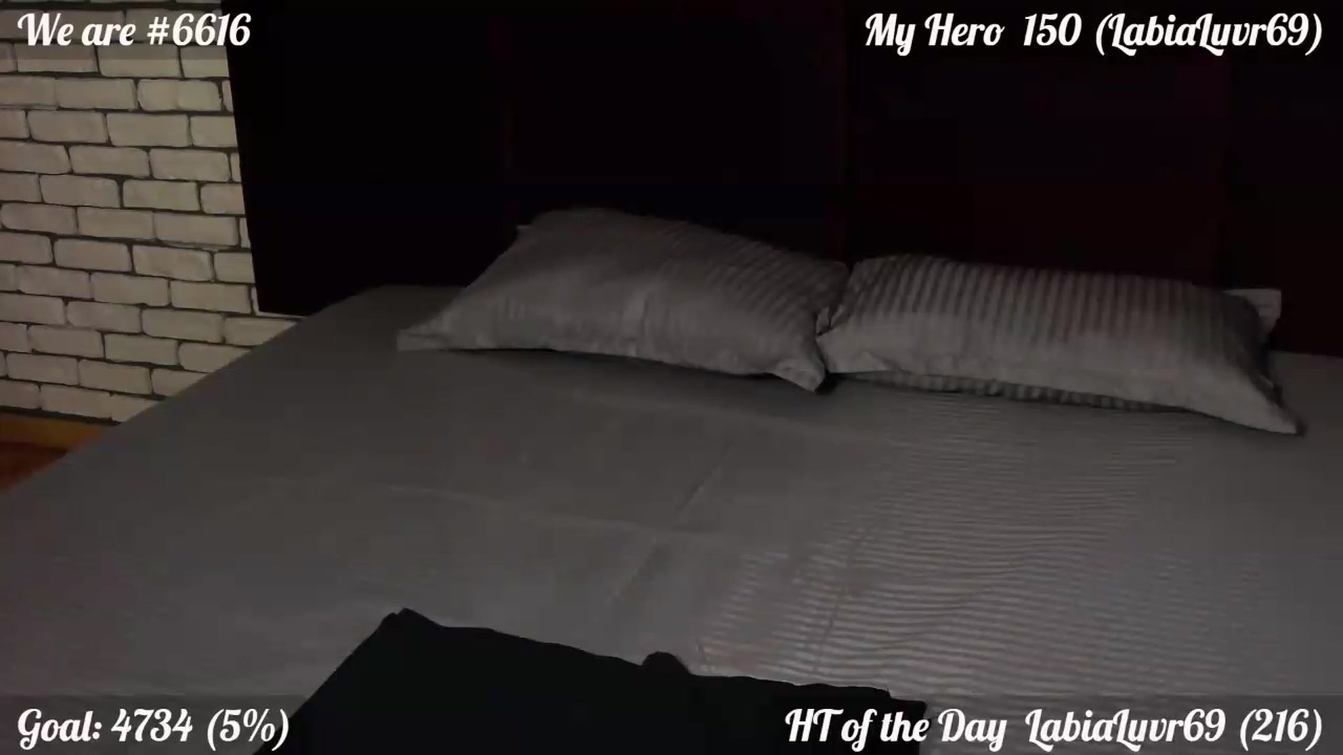 Gallery image thumbnail from QuinnieSmile's myfreecams stream on, 05/11/2026, 11:47 image 6 of 20