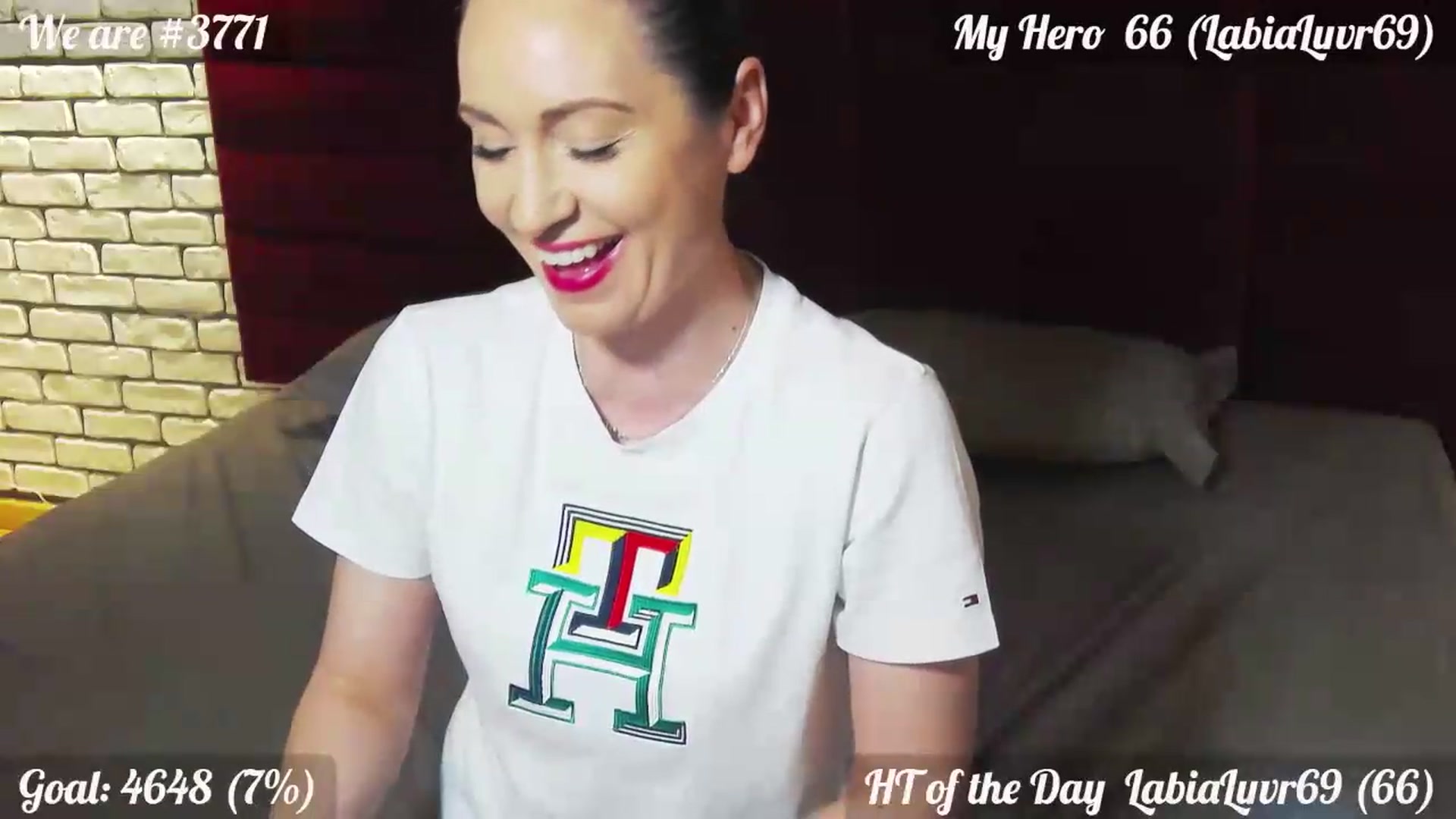 Gallery image thumbnail from QuinnieSmile's myfreecams stream on, 05/27/2026, 13:13 image 13 of 20