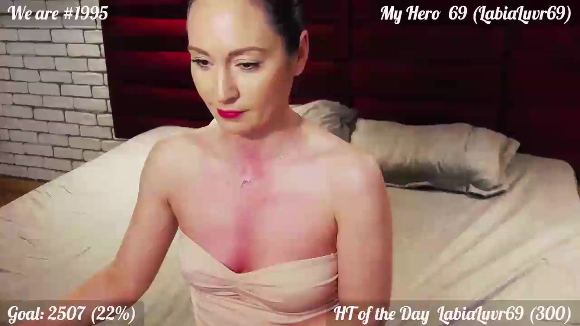 Gallery image thumbnail from QuinnieSmile's myfreecams stream on, 05/30/2026, 14:07 image 18 of 20