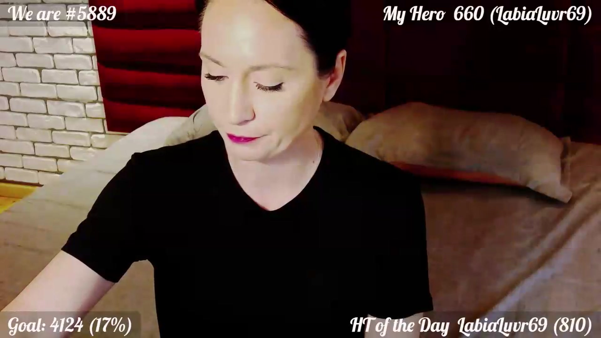 Gallery image thumbnail from QuinnieSmile's myfreecams stream on, 06/11/2026, 12:02 image 12 of 20