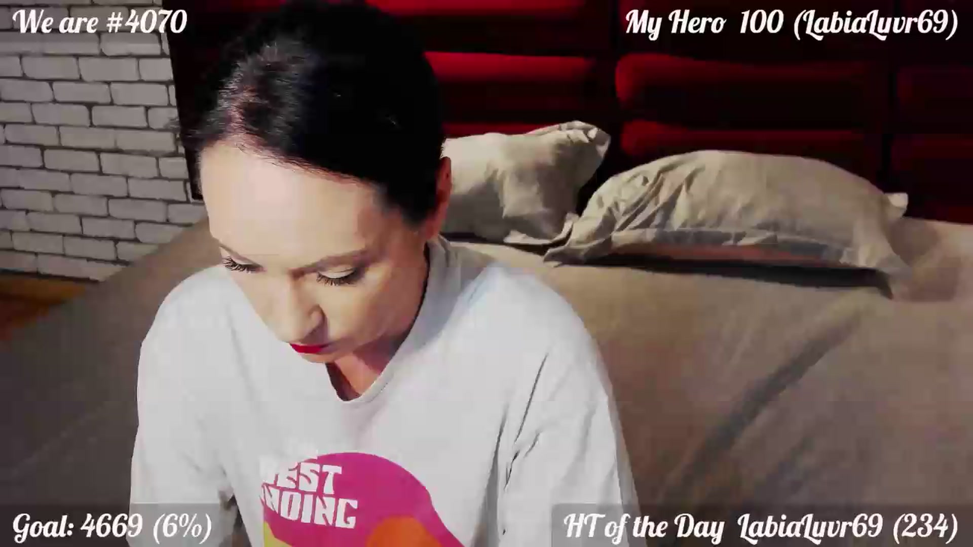Gallery image thumbnail from QuinnieSmile's myfreecams stream on, 06/19/2026, 13:31 image 1 of 20