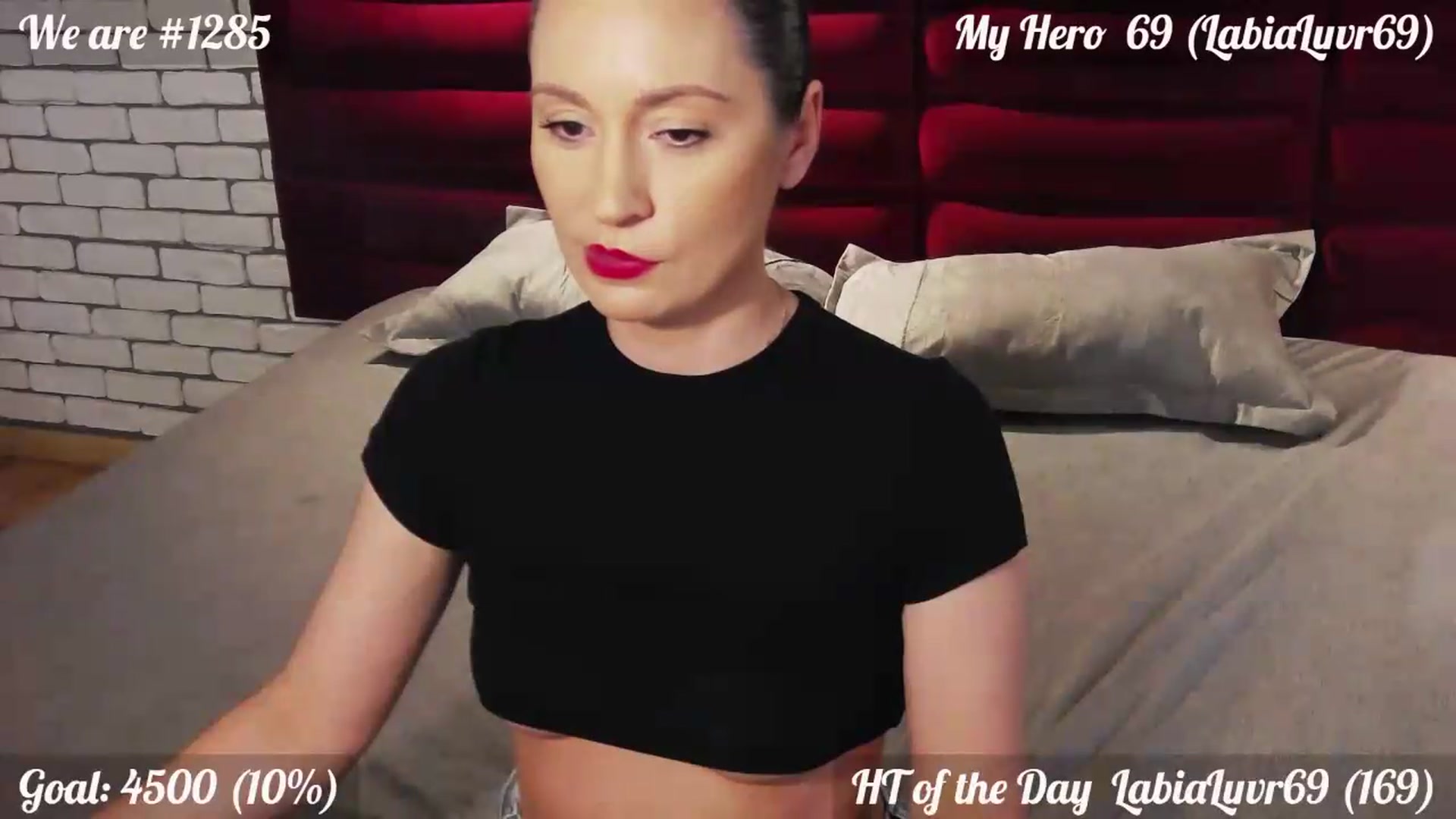 Gallery image thumbnail from QuinnieSmile's myfreecams stream on, 06/22/2026, 13:50 image 9 of 20