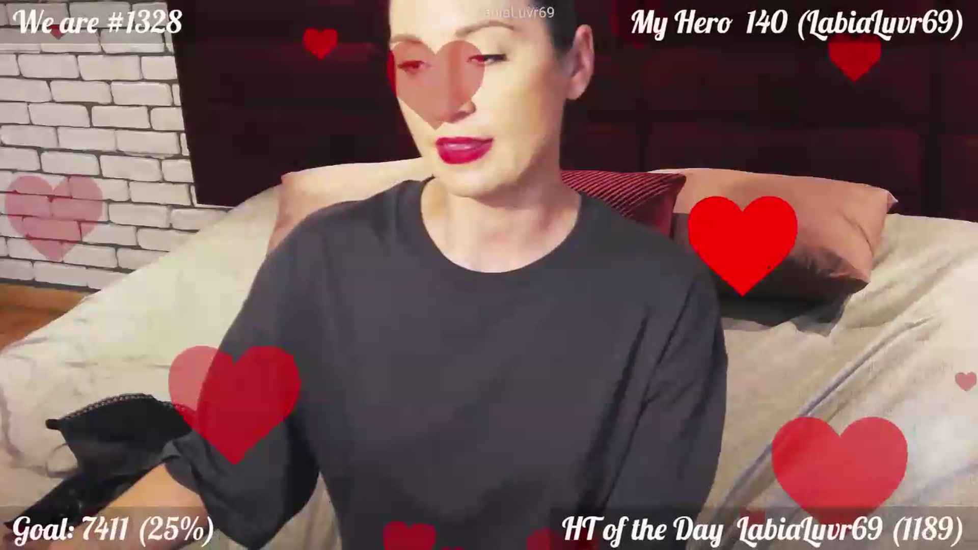 Gallery image thumbnail from QuinnieSmile's myfreecams stream on, 07/11/2026, 12:05 image 10 of 20