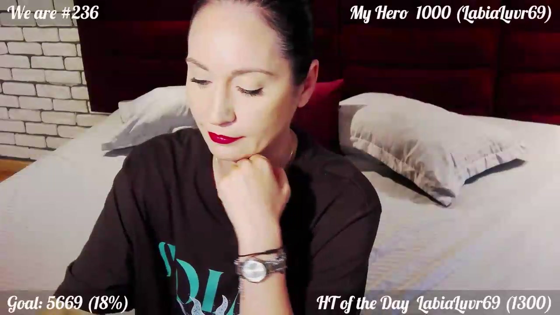 Gallery image thumbnail from QuinnieSmile's myfreecams stream on, 07/16/2026, 11:32 image 4 of 20