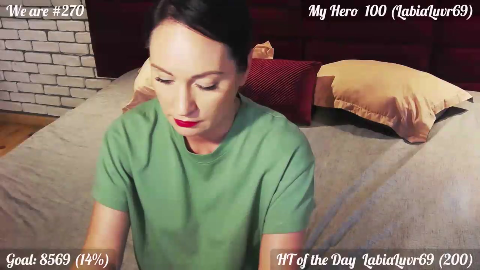 Gallery image thumbnail from QuinnieSmile's myfreecams stream on, 07/27/2026, 11:32 image 9 of 20