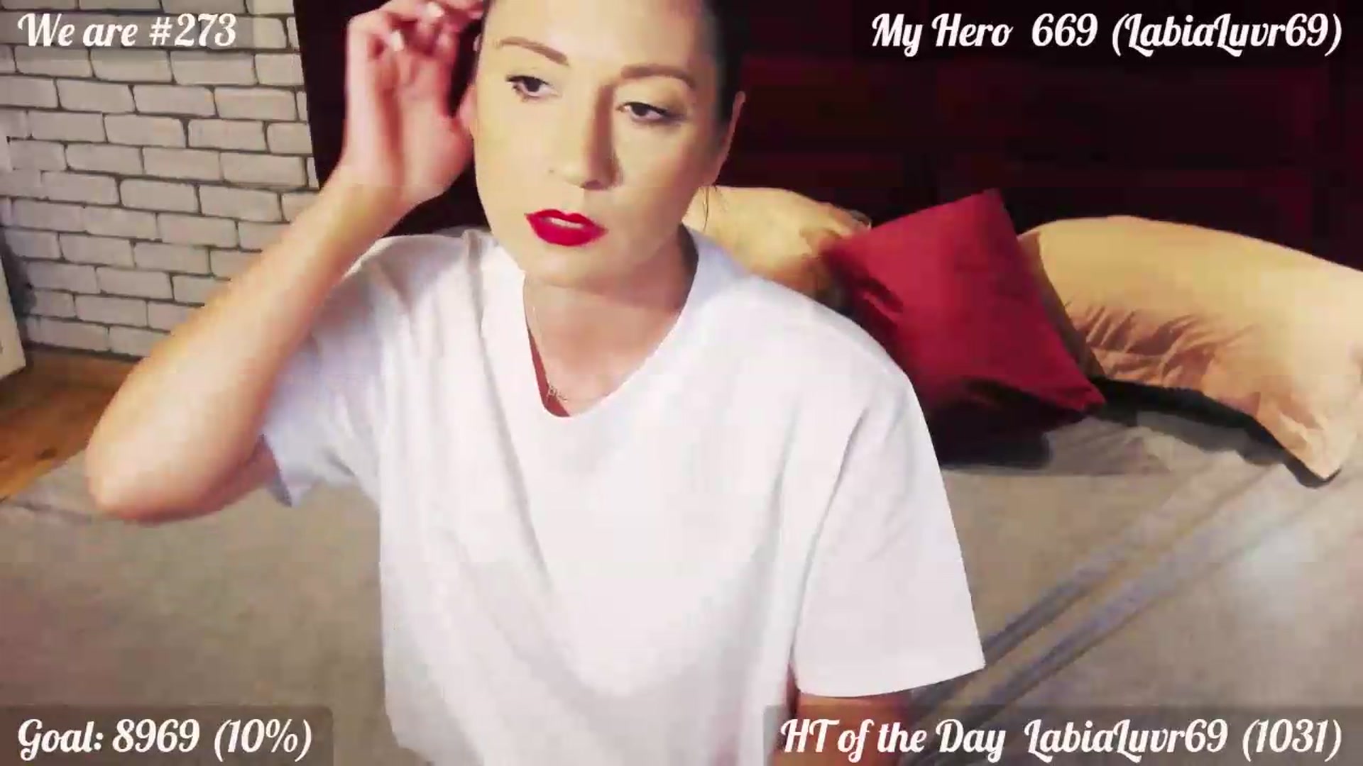 Gallery image thumbnail from QuinnieSmile's myfreecams stream on, 07/28/2026, 10:45 image 10 of 20