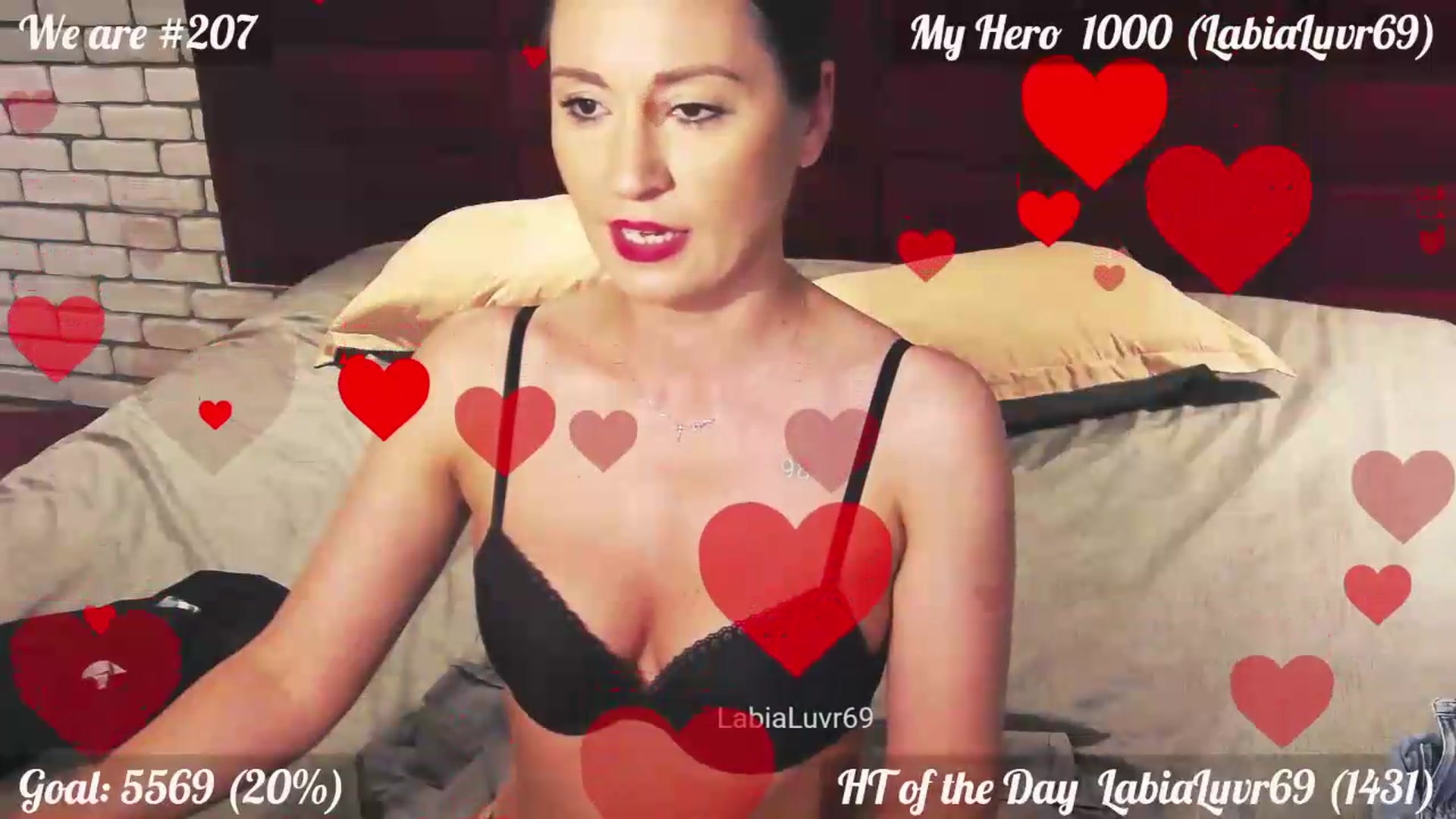 Gallery image thumbnail from QuinnieSmile's myfreecams stream on, 07/31/2026, 14:25 image 6 of 20