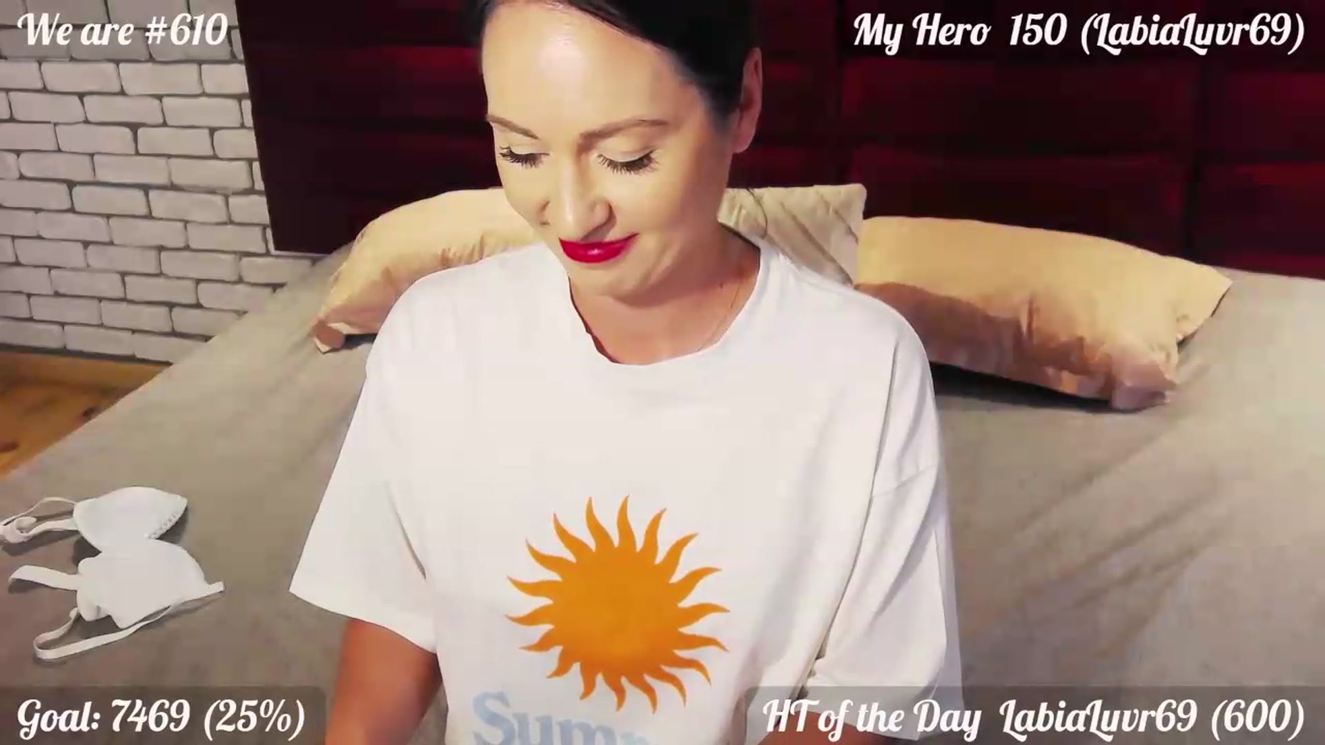 Gallery image thumbnail from QuinnieSmile's myfreecams stream on, 08/10/2026, 12:42 image 3 of 20