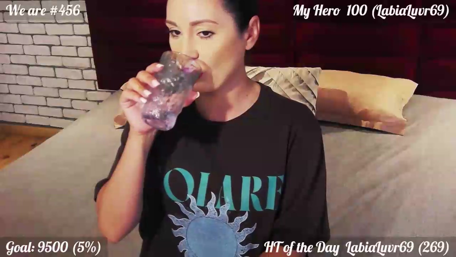 Gallery image thumbnail from QuinnieSmile's myfreecams stream on, 08/11/2026, 11:02 image 9 of 20