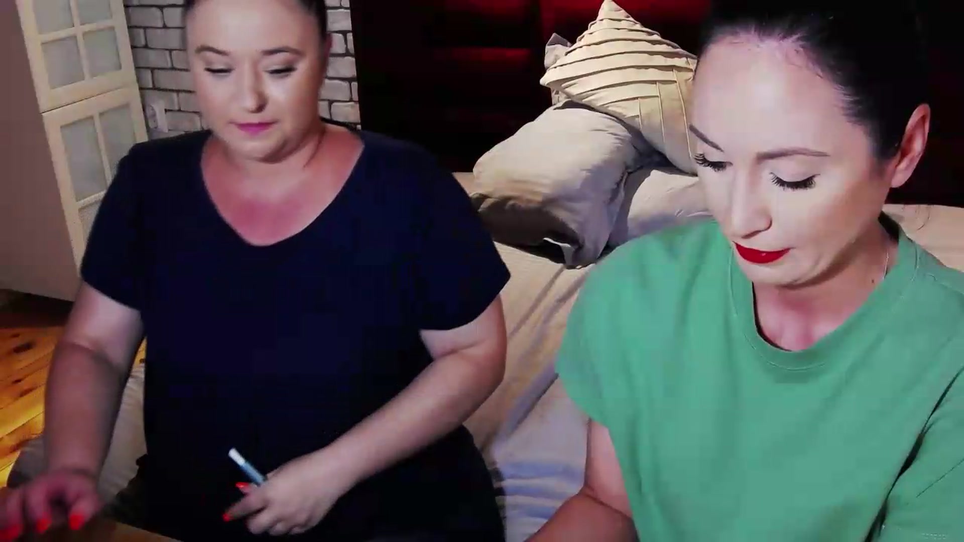 Gallery image thumbnail from QuinnieSmile's myfreecams stream on, 08/14/2026, 11:32 image 2 of 20