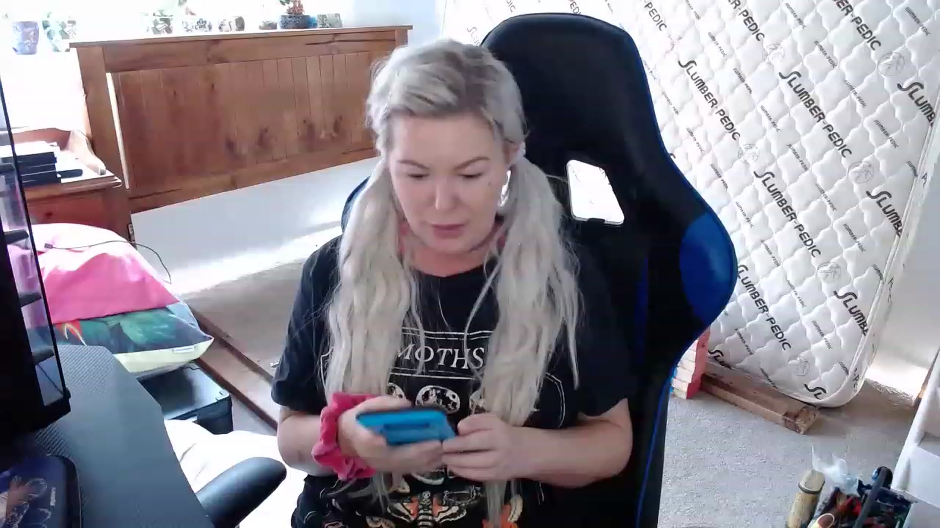 Gallery image thumbnail from QuinntonCobra's myfreecams stream on, 05/24/2023, 04:24 image 1 of 20