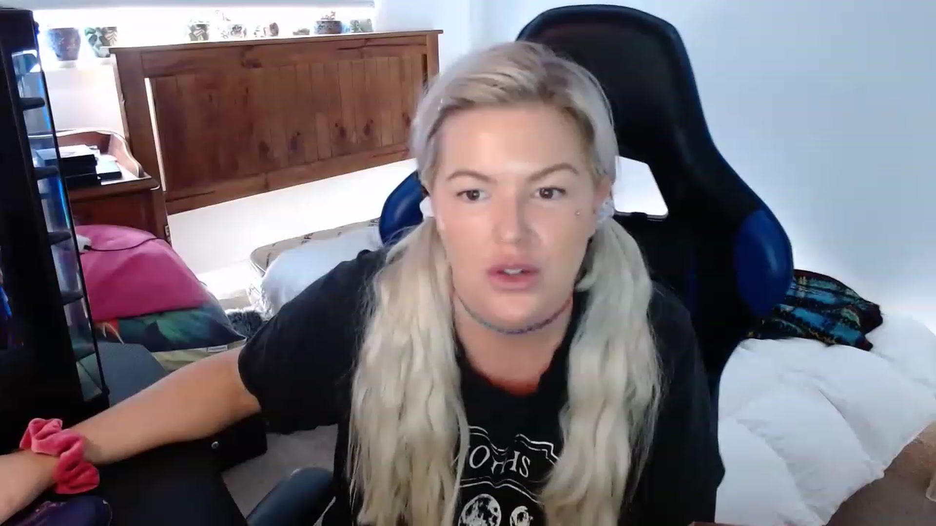Gallery image thumbnail from QuinntonCobra's myfreecams stream on, 05/24/2023, 04:24 image 17 of 20