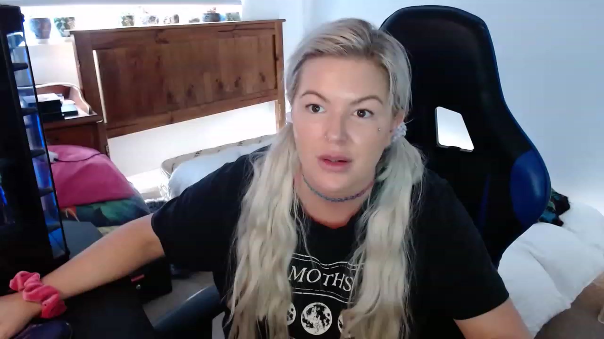 Gallery image thumbnail from QuinntonCobra's myfreecams stream on, 05/24/2023, 04:24 image 16 of 20