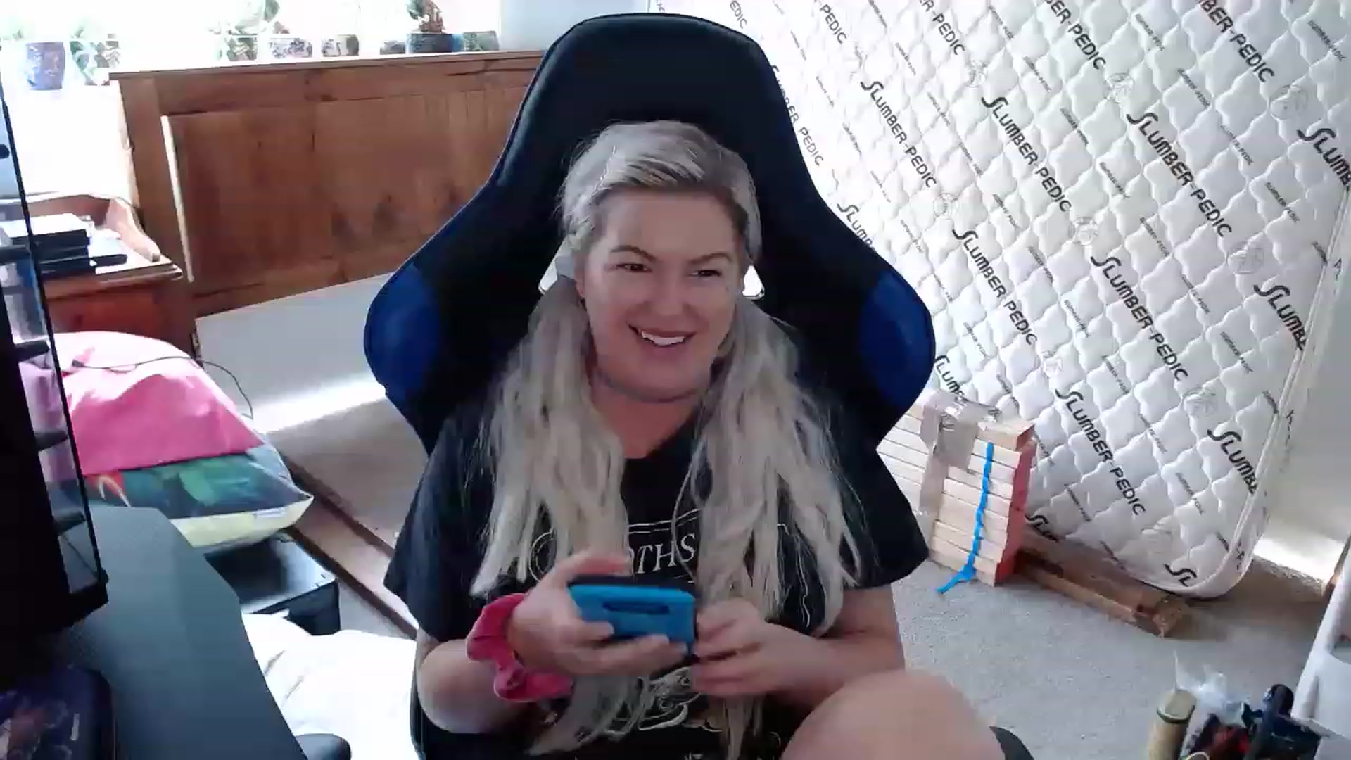 Gallery image thumbnail from QuinntonCobra's myfreecams stream on, 05/24/2023, 04:24 image 4 of 20