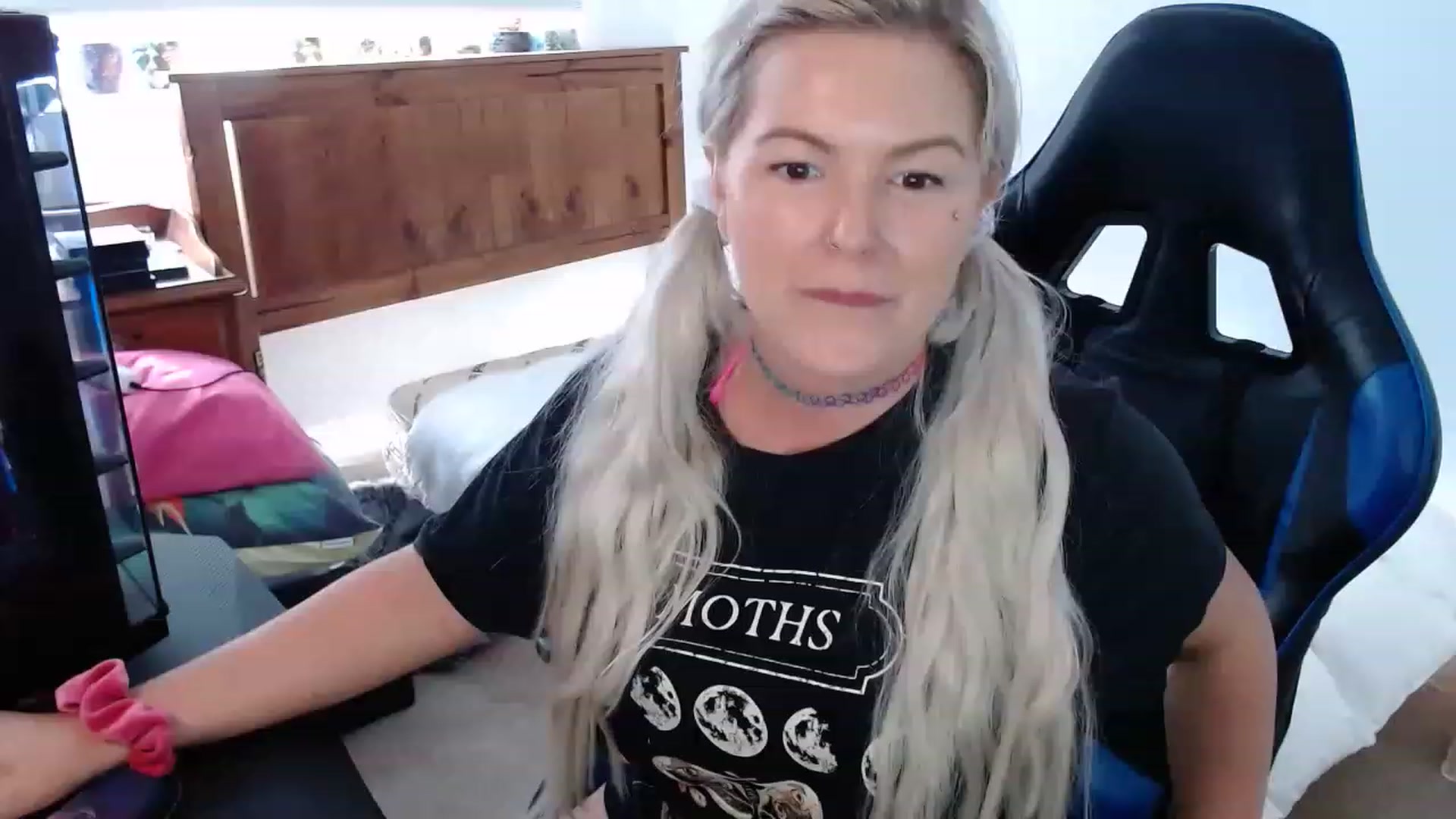 Gallery image thumbnail from QuinntonCobra's myfreecams stream on, 05/24/2023, 04:24 image 14 of 20