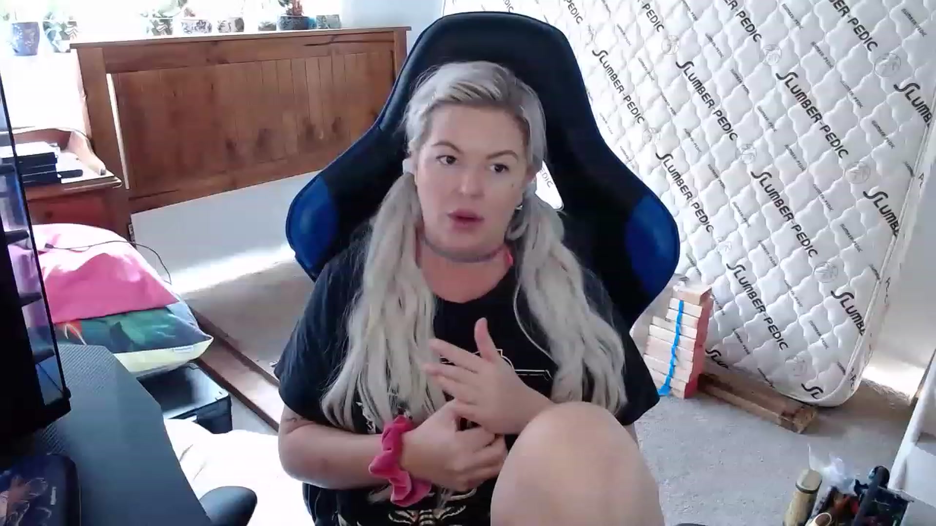 Gallery image thumbnail from QuinntonCobra's myfreecams stream on, 05/24/2023, 04:24 image 2 of 20