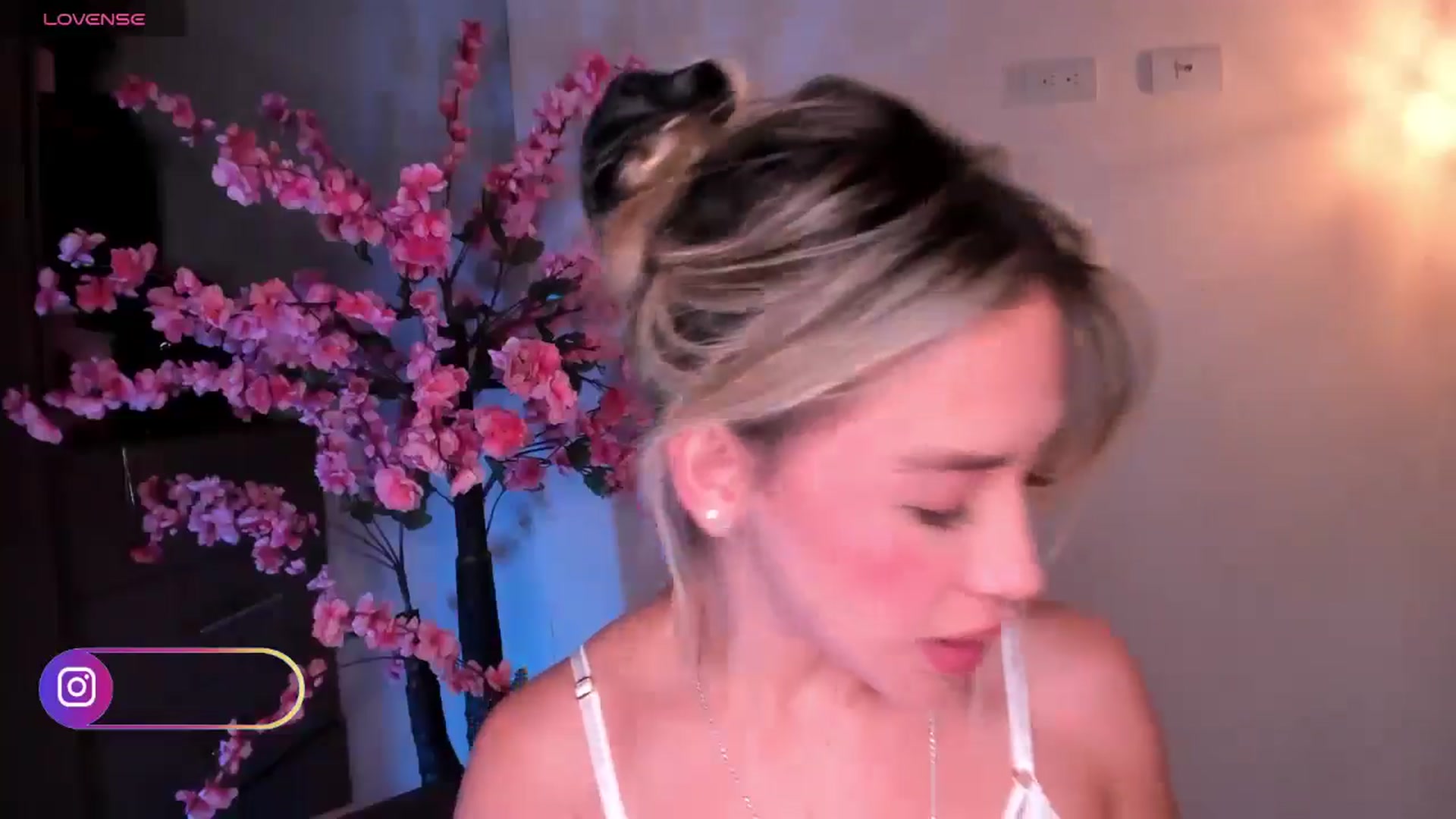 Gallery image thumbnail from R4VENN_'s myfreecams stream on, 12/18/2024, 10:55 image 5 of 20