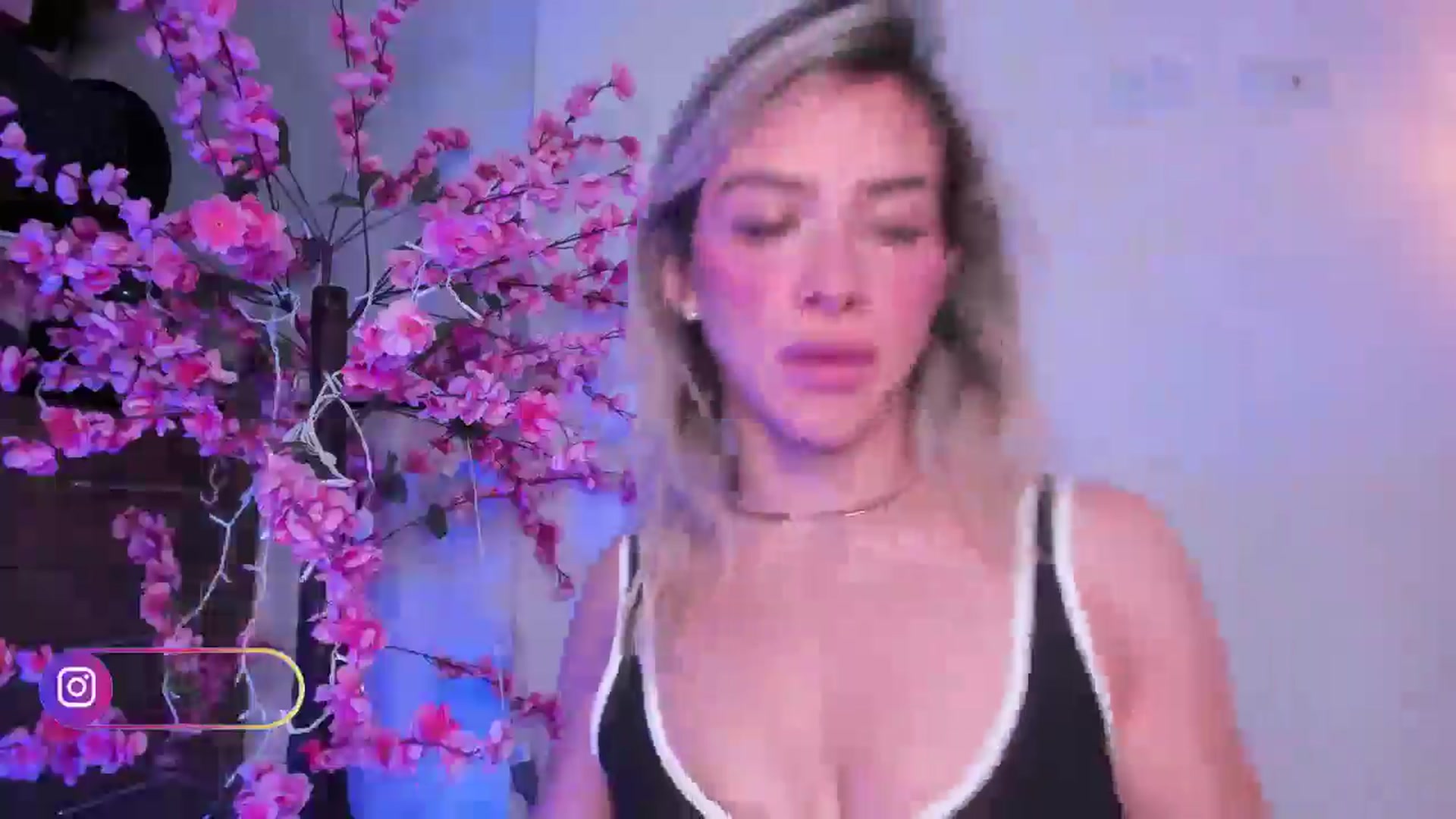 Gallery image thumbnail from R4VENN_'s myfreecams stream on, 12/21/2024, 09:59 image 13 of 20