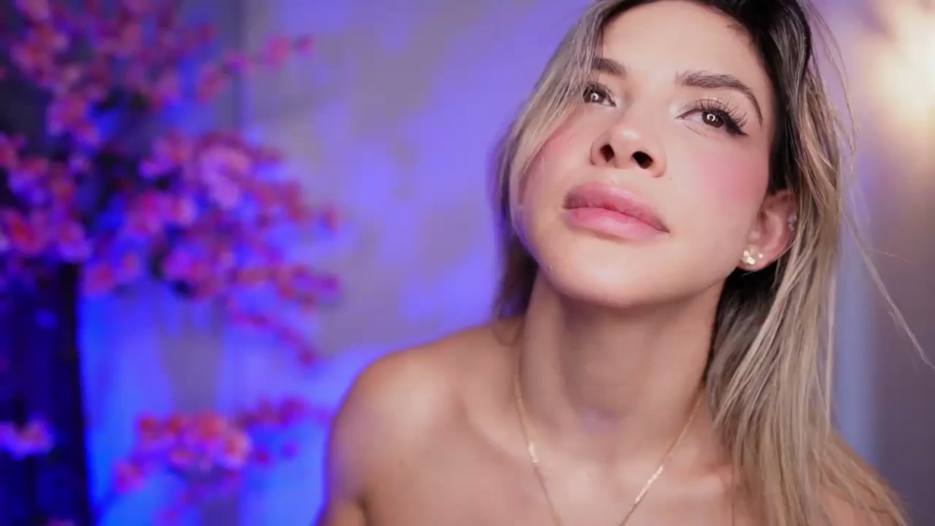 Gallery image thumbnail from R4VENN_'s myfreecams stream on, 01/17/2025, 13:33 image 12 of 20