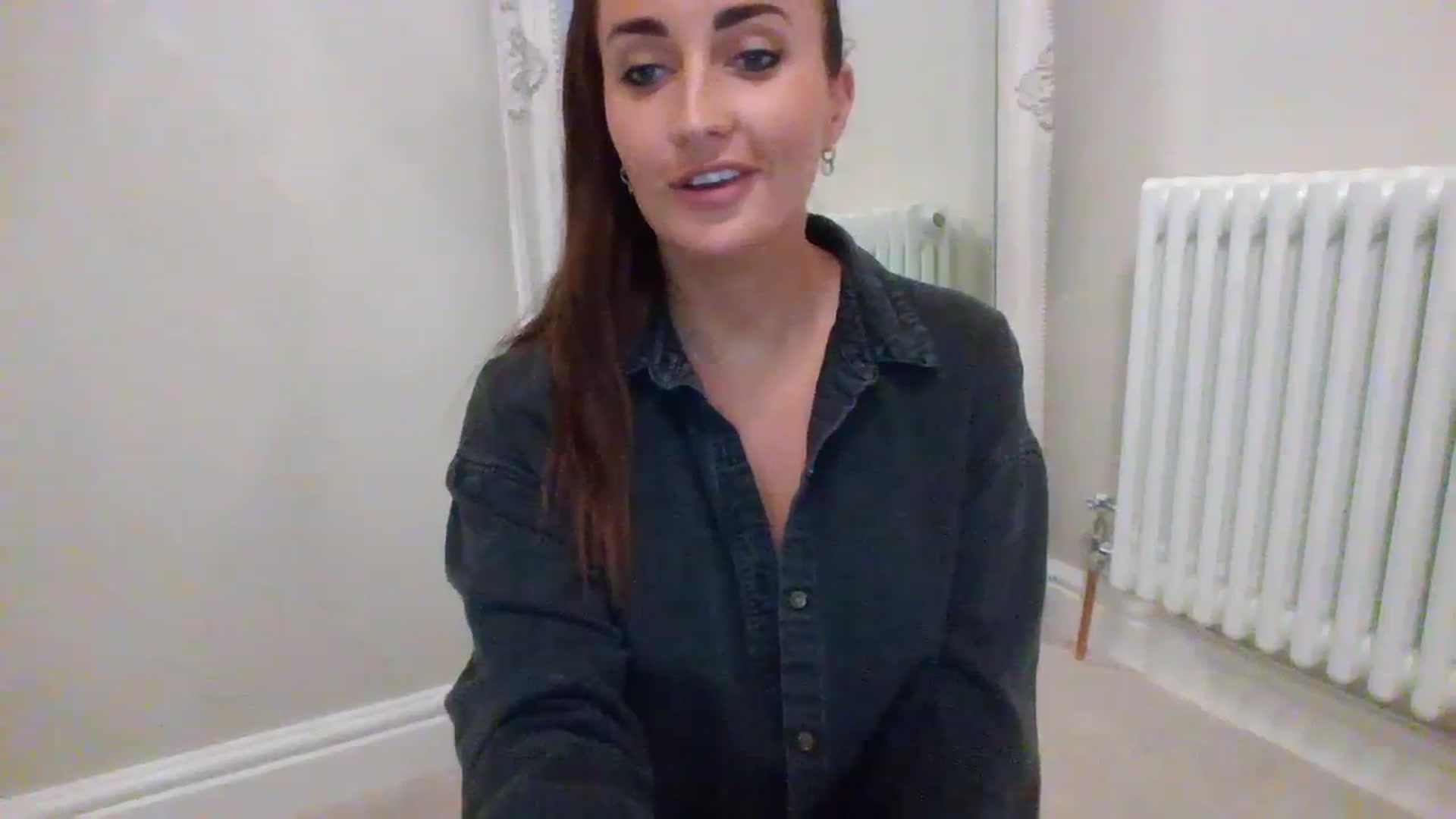 Gallery image thumbnail from RJane's myfreecams stream on, 09/12/2023, 18:55 image 7 of 20