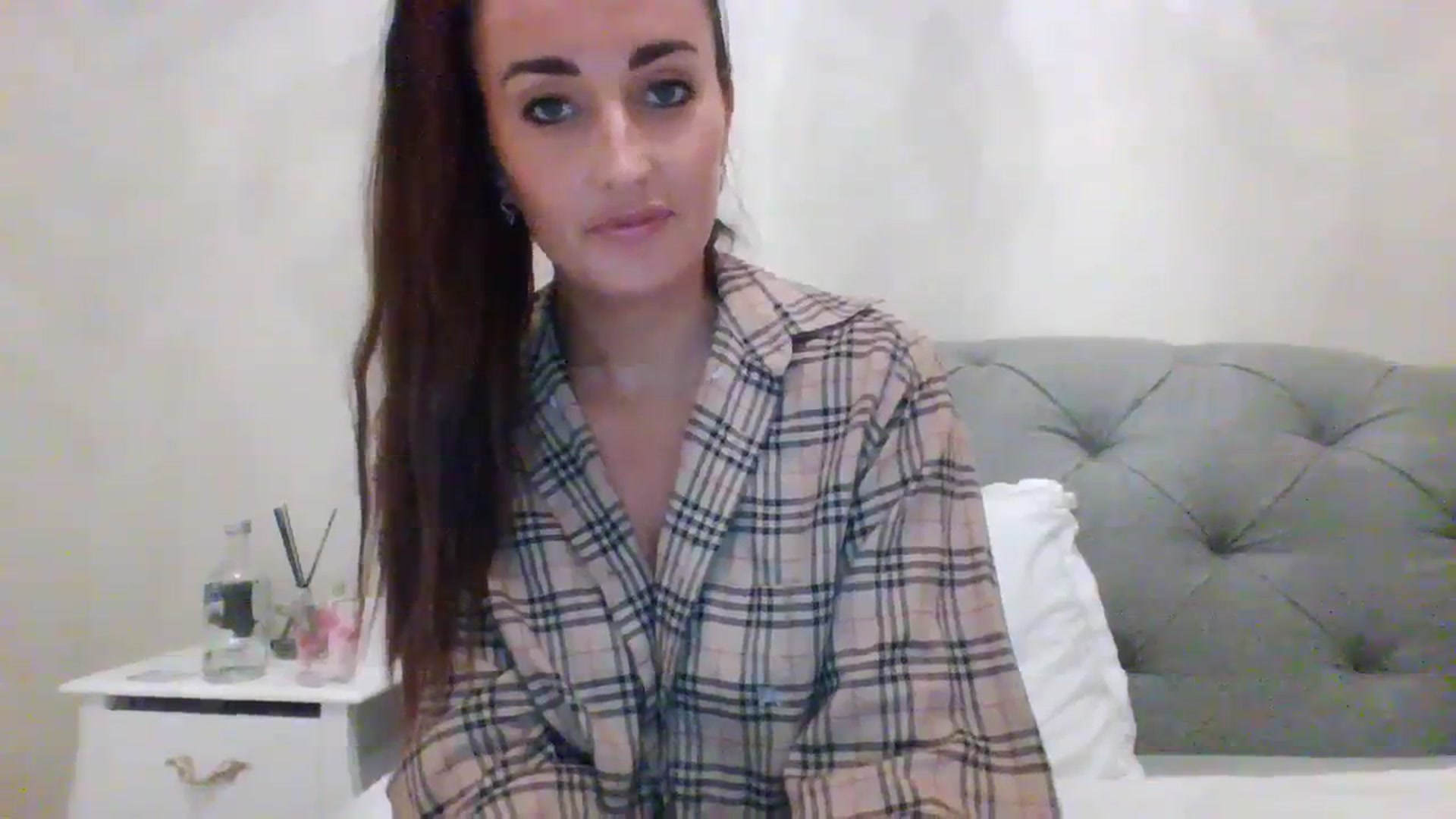 Gallery image thumbnail from RJane's myfreecams stream on, 09/12/2023, 22:00 image 16 of 20