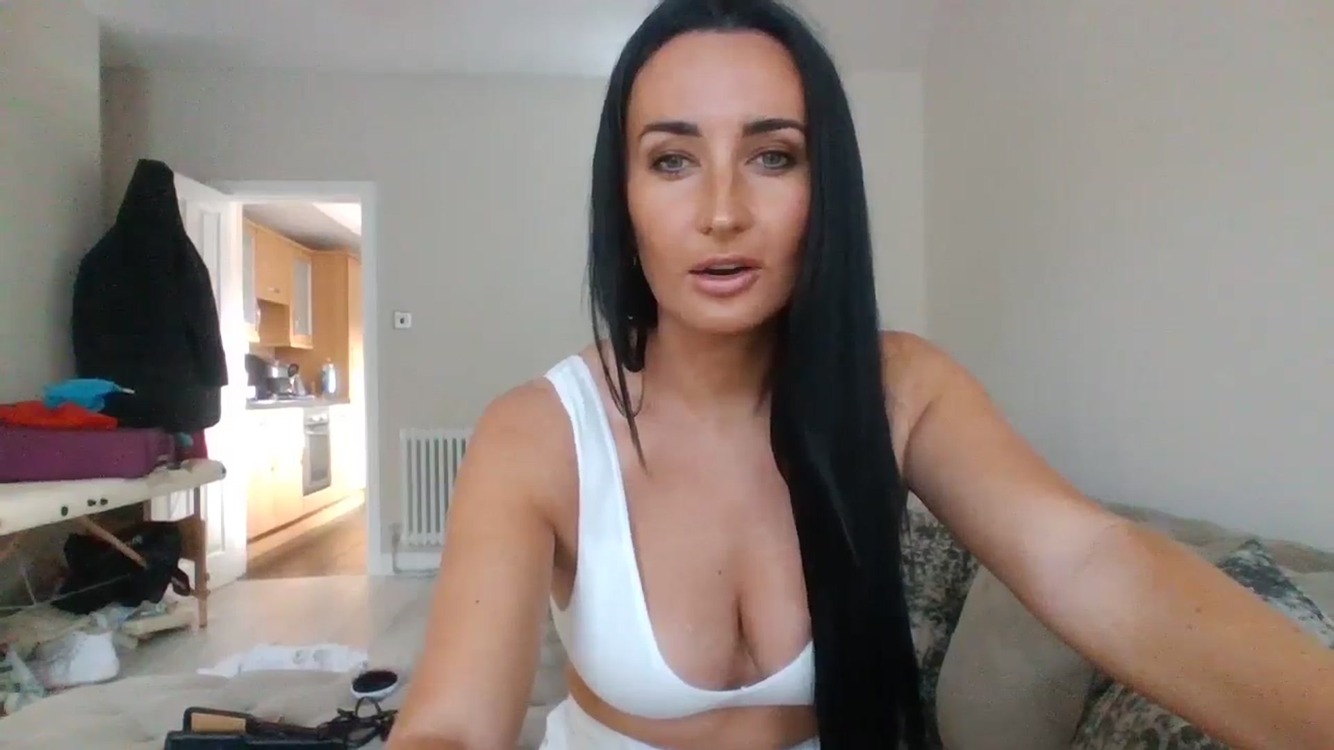 Gallery image thumbnail from RJane's myfreecams stream on, 09/29/2023, 12:17 image 11 of 20