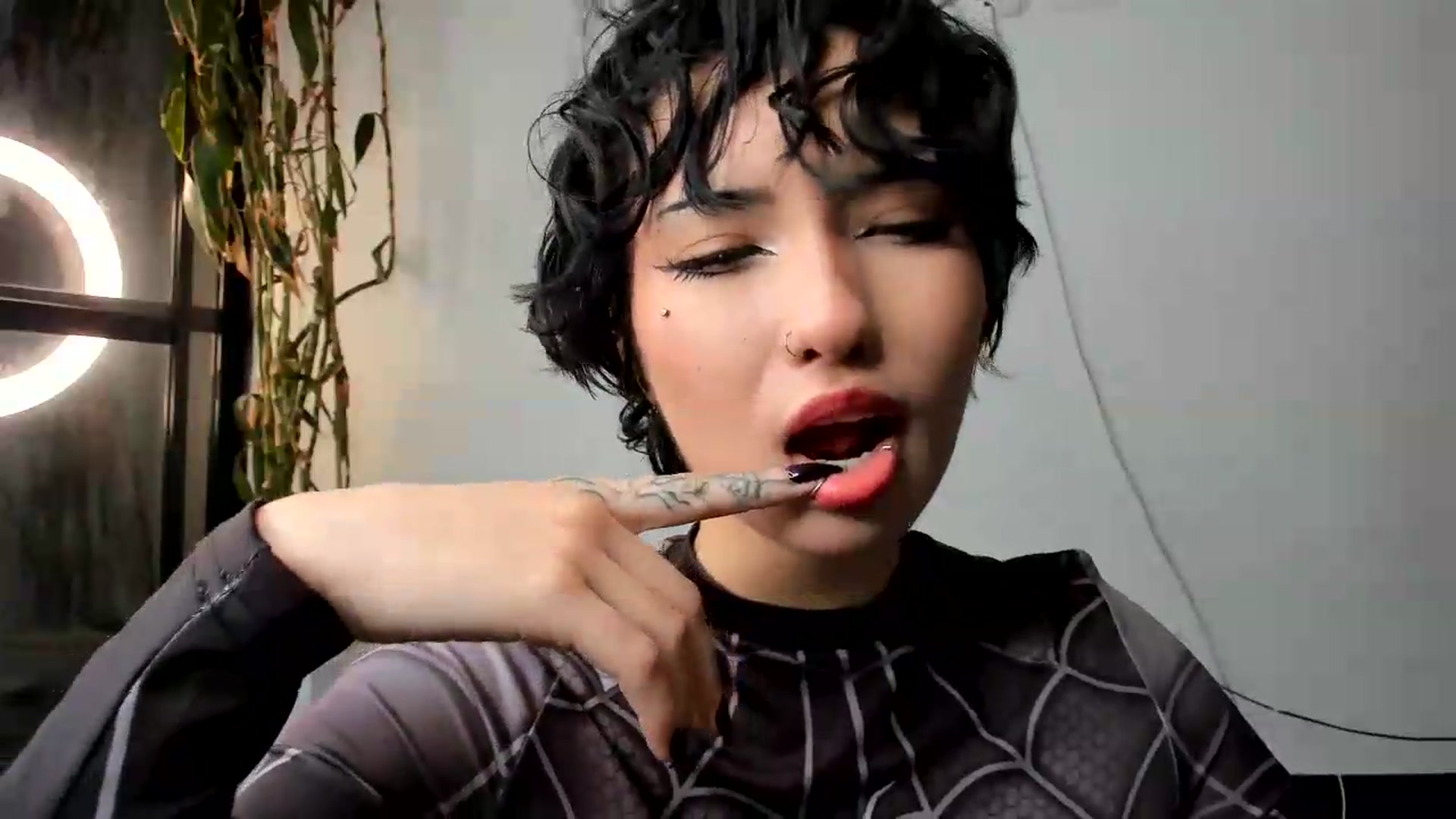 Gallery image thumbnail from R_O_S_S_E's myfreecams stream on, 09/11/2026, 24:01 image 5 of 20