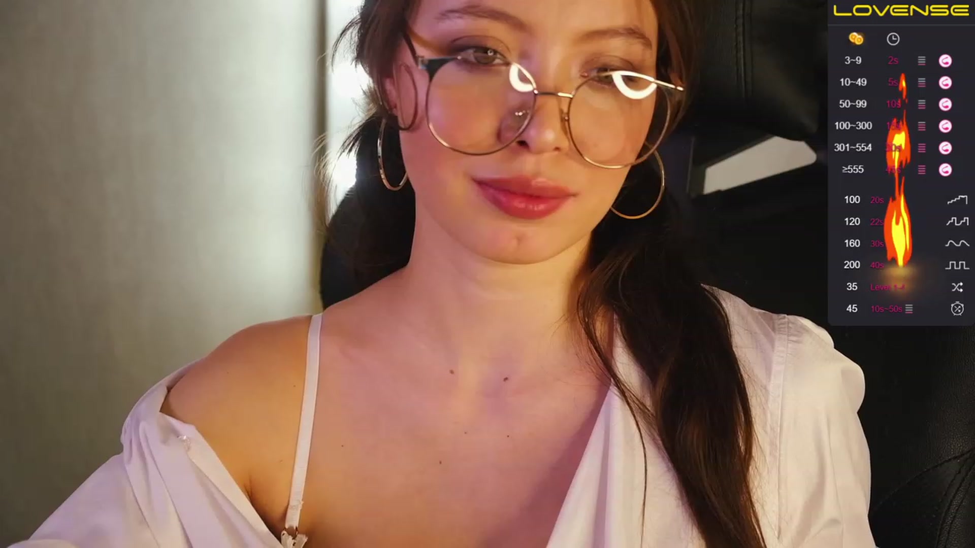 Gallery image thumbnail from R_O_S_Y's myfreecams stream on, 11/28/2022, 05:04 image 5 of 20