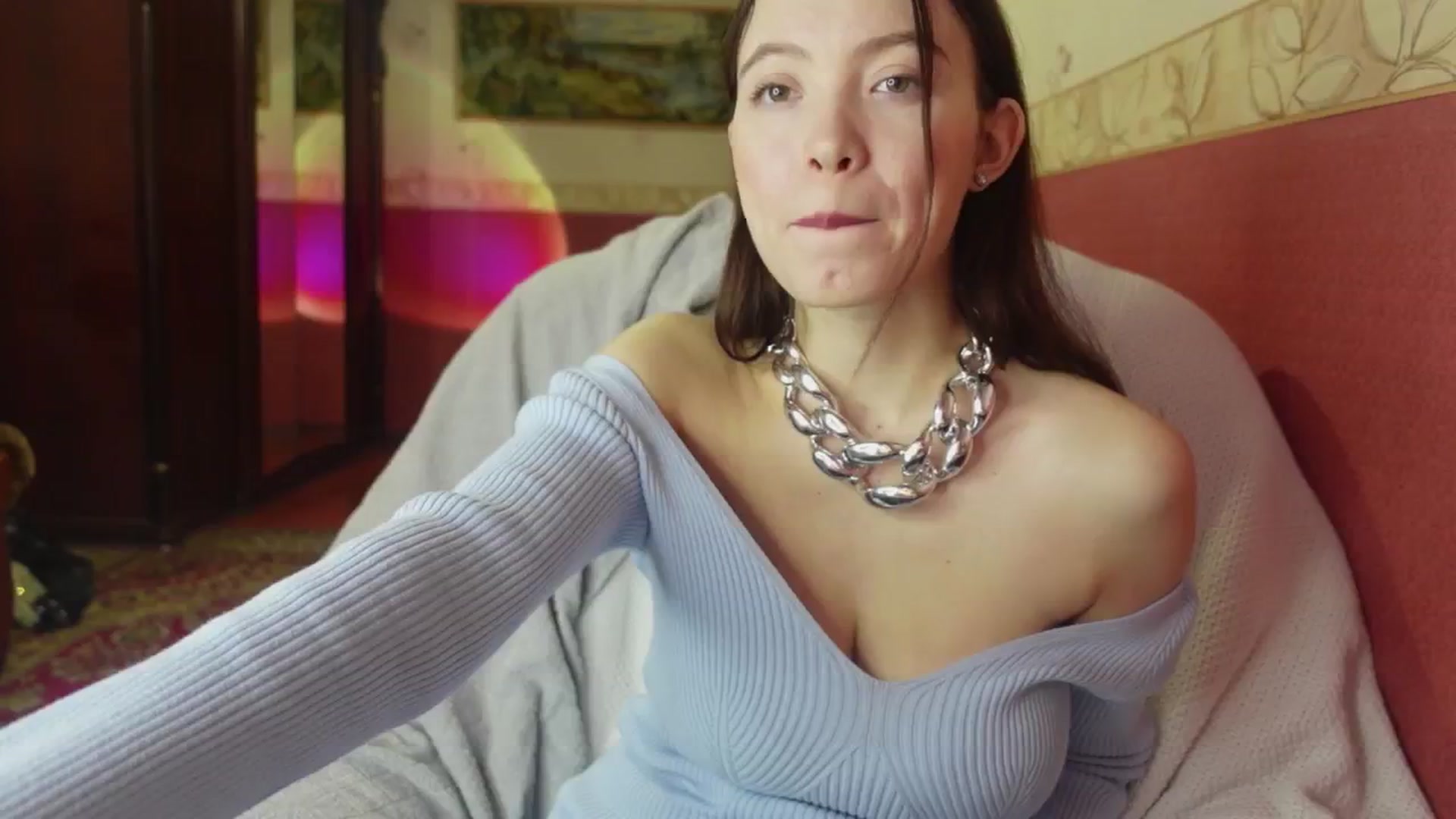 Gallery image thumbnail from R_O_S_Y's myfreecams stream on, 12/15/2024, 06:49 image 12 of 20