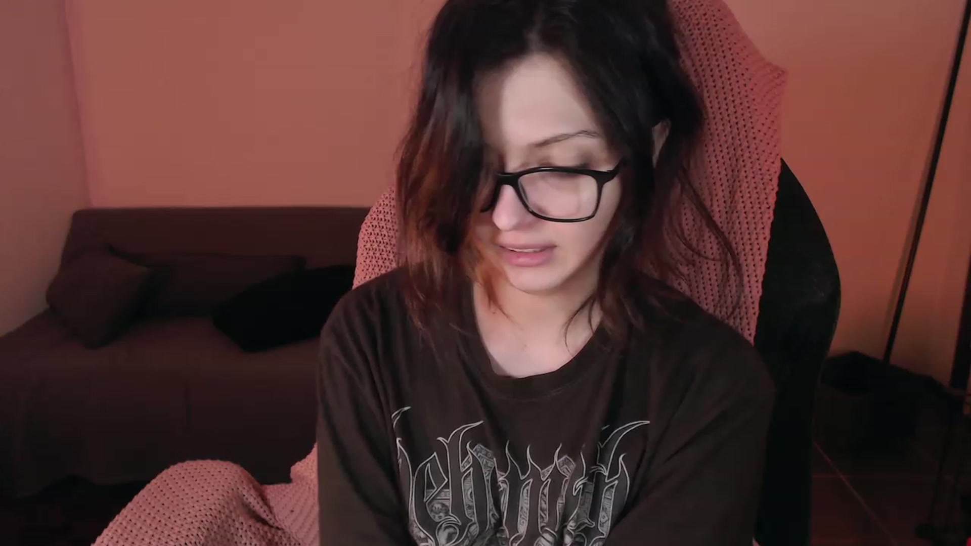 Gallery image thumbnail from R_____A___d's myfreecams stream on, 09/04/2023, 07:05 image 7 of 20