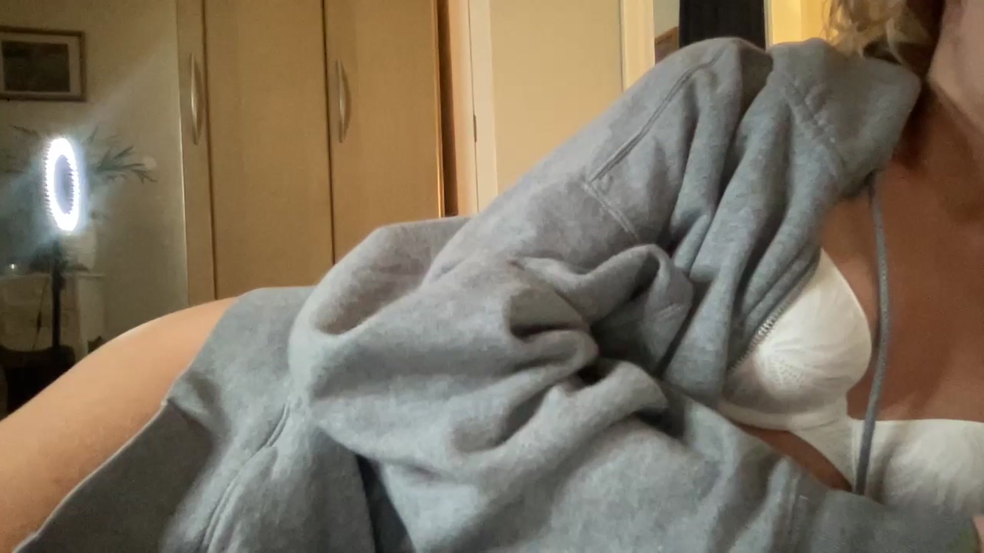Gallery image thumbnail from RaRaaaaxx's myfreecams stream on, 12/19/2023, 17:28 image 5 of 20