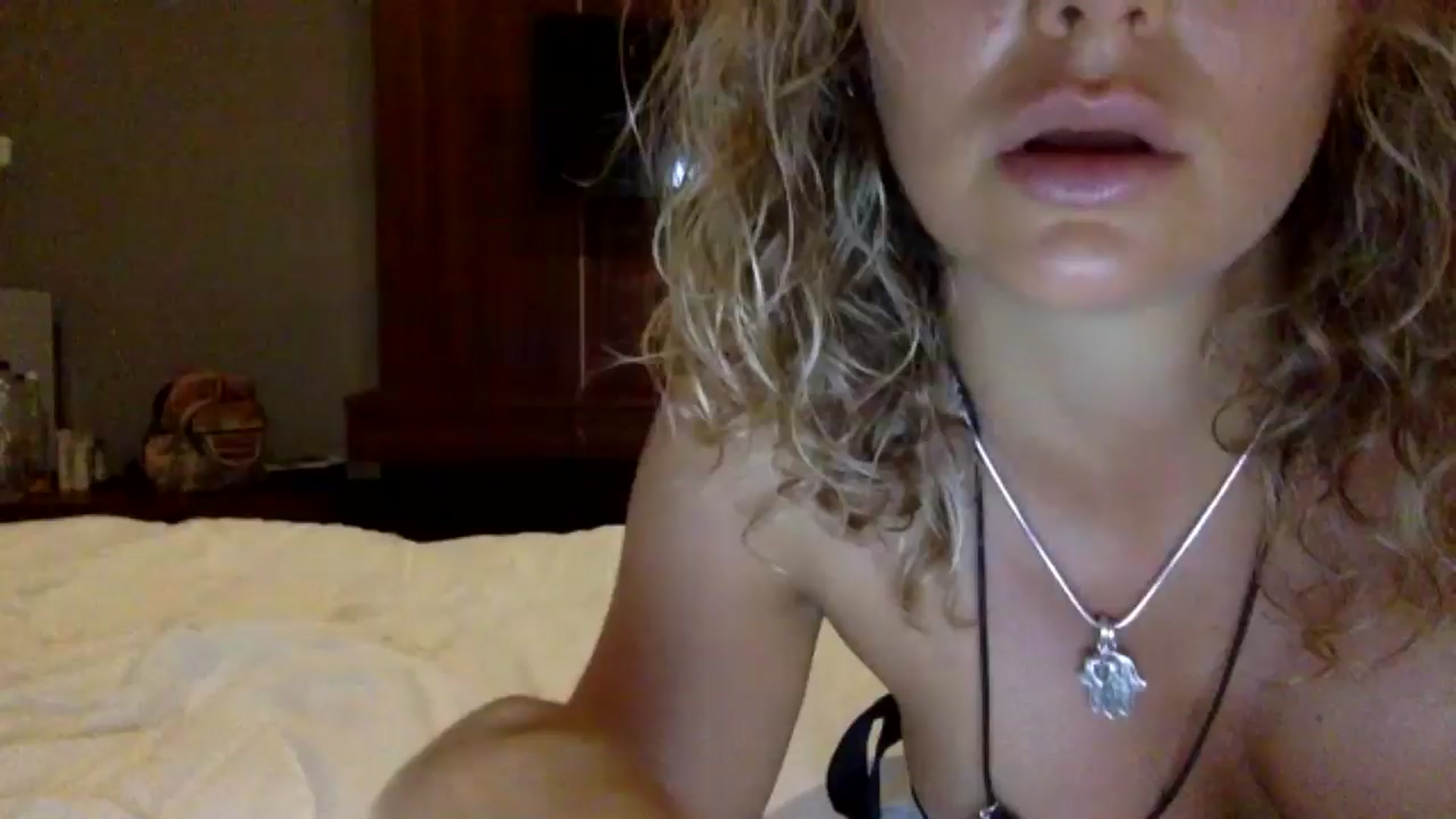 Gallery image thumbnail from RaRaaaaxx's myfreecams stream on, 05/06/2024, 11:08 image 16 of 20