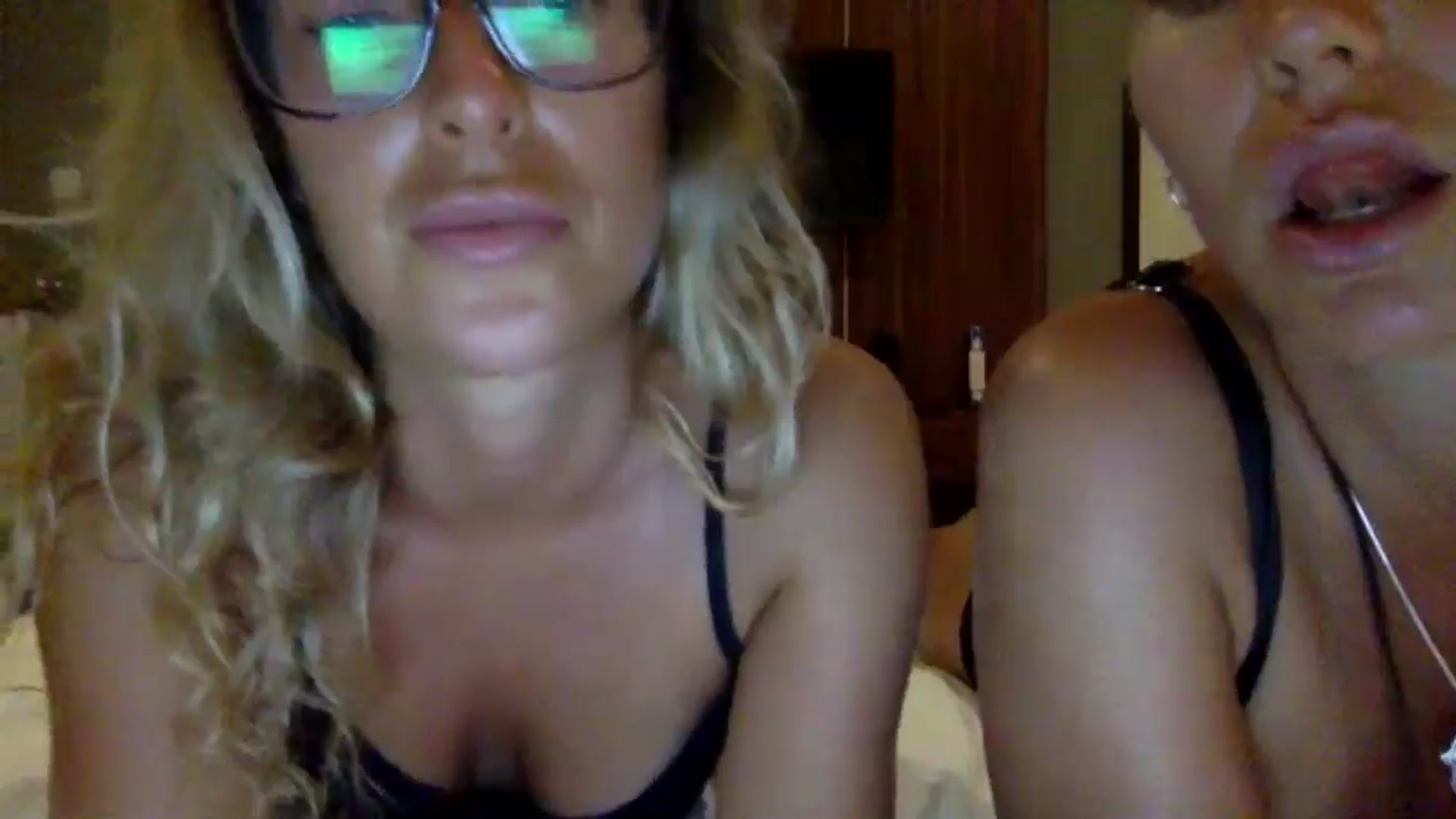 Gallery image thumbnail from RaRaaaaxx's myfreecams stream on, 05/18/2024, 12:28 image 6 of 20