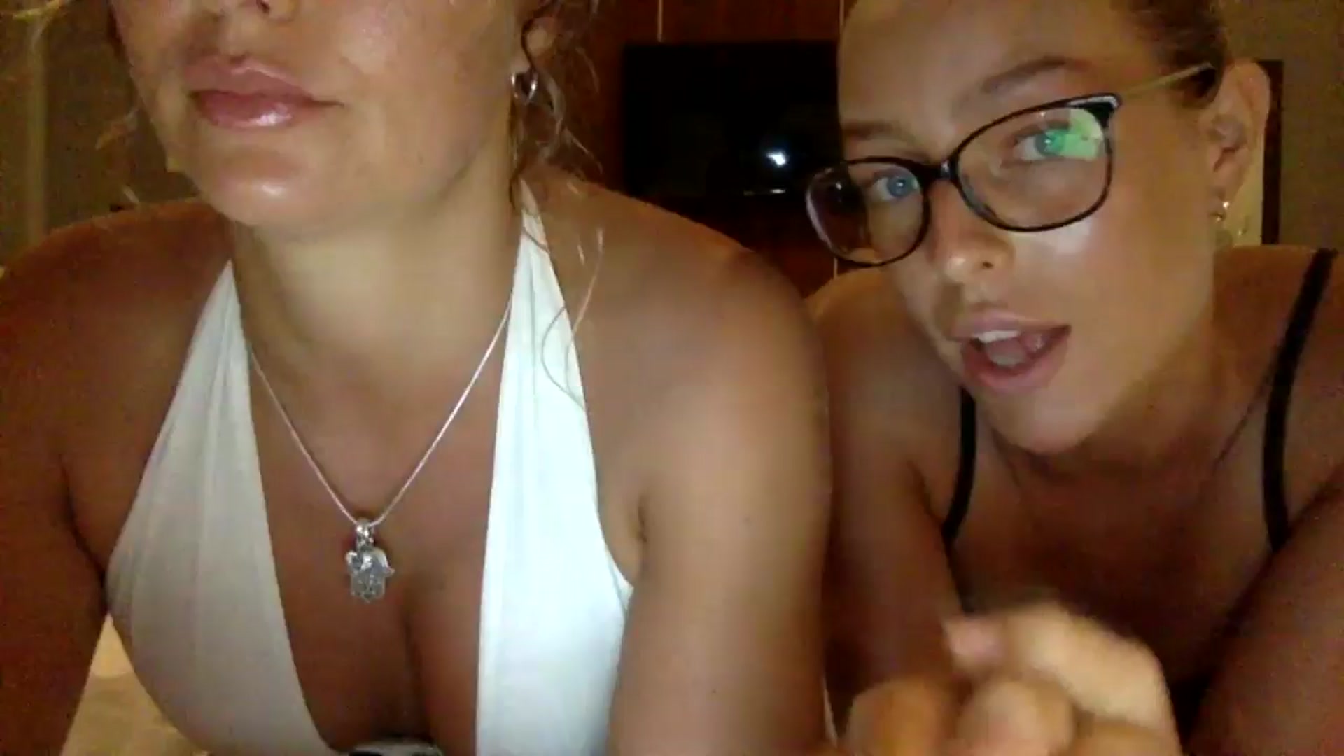 Gallery image thumbnail from RaRaaaaxx's myfreecams stream on, 05/19/2024, 12:10 image 2 of 20