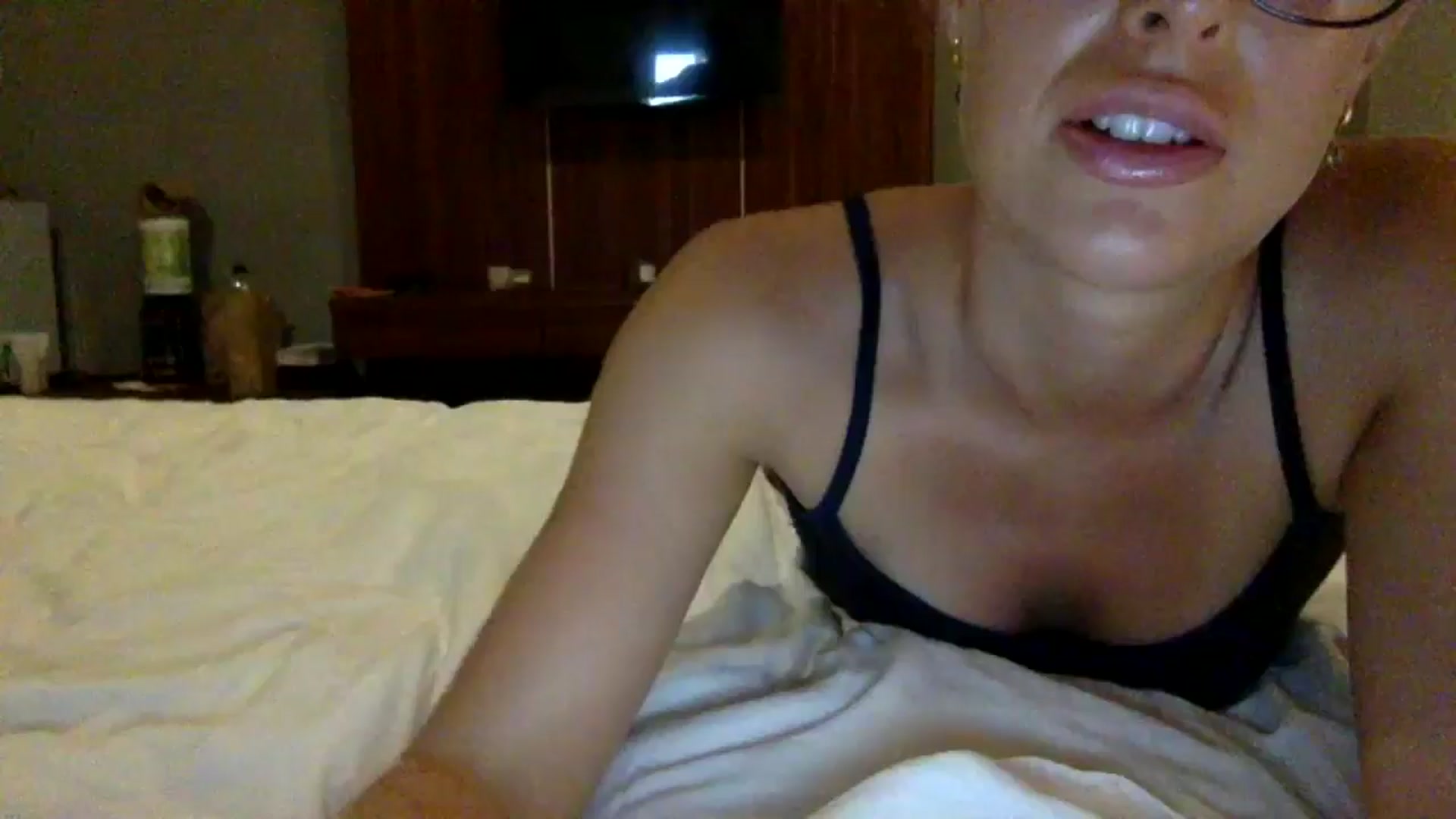 Gallery image thumbnail from RaRaaaaxx's myfreecams stream on, 05/19/2024, 12:51 image 2 of 20