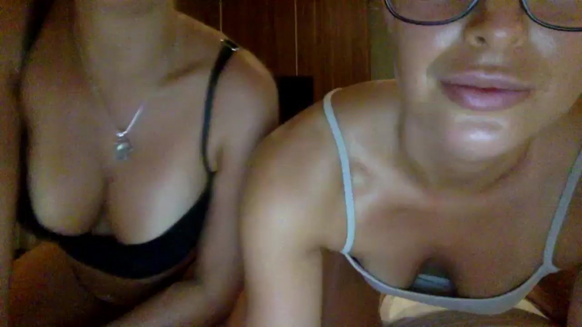 Gallery image thumbnail from RaRaaaaxx's myfreecams stream on, 05/25/2024, 11:20 image 2 of 20