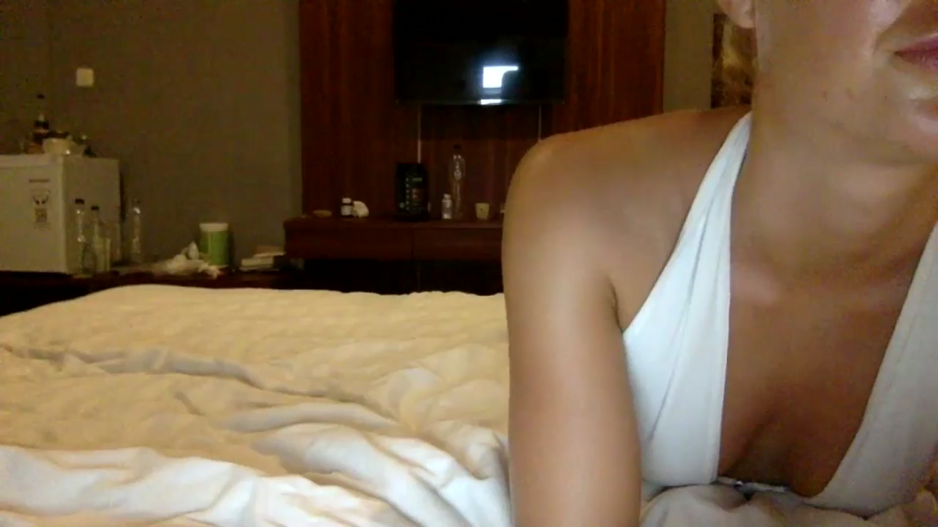 Gallery image thumbnail from RaRaaaaxx's myfreecams stream on, 05/26/2024, 10:58 image 4 of 20