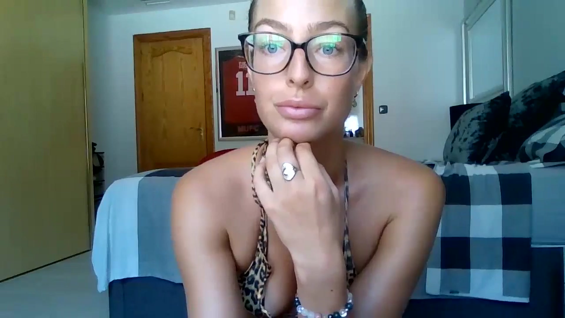 Gallery image thumbnail from RaRaaaaxx's myfreecams stream on, 08/08/2024, 10:46 image 14 of 20