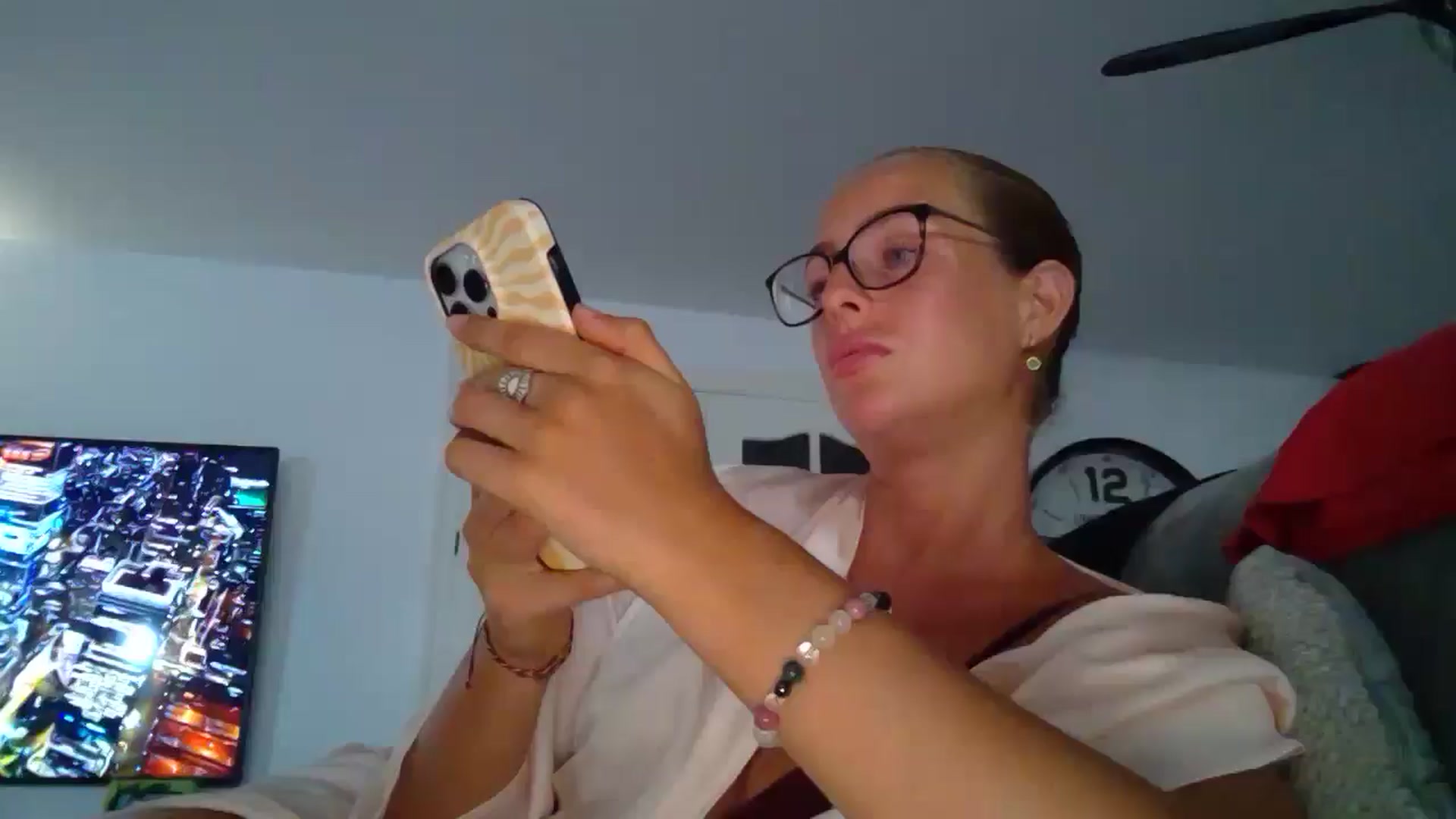 Gallery image thumbnail from RaRaaaaxx's myfreecams stream on, 08/09/2024, 20:28 image 15 of 20