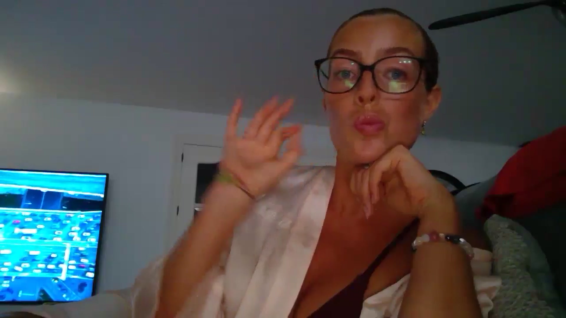 Gallery image thumbnail from RaRaaaaxx's myfreecams stream on, 08/09/2024, 20:28 image 4 of 20