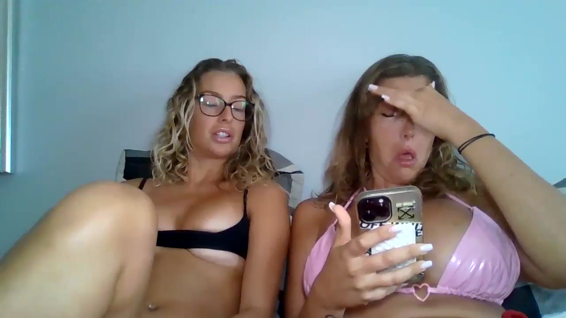 Gallery image thumbnail from RaRaaaaxx's myfreecams stream on, 08/10/2024, 09:29 image 19 of 20