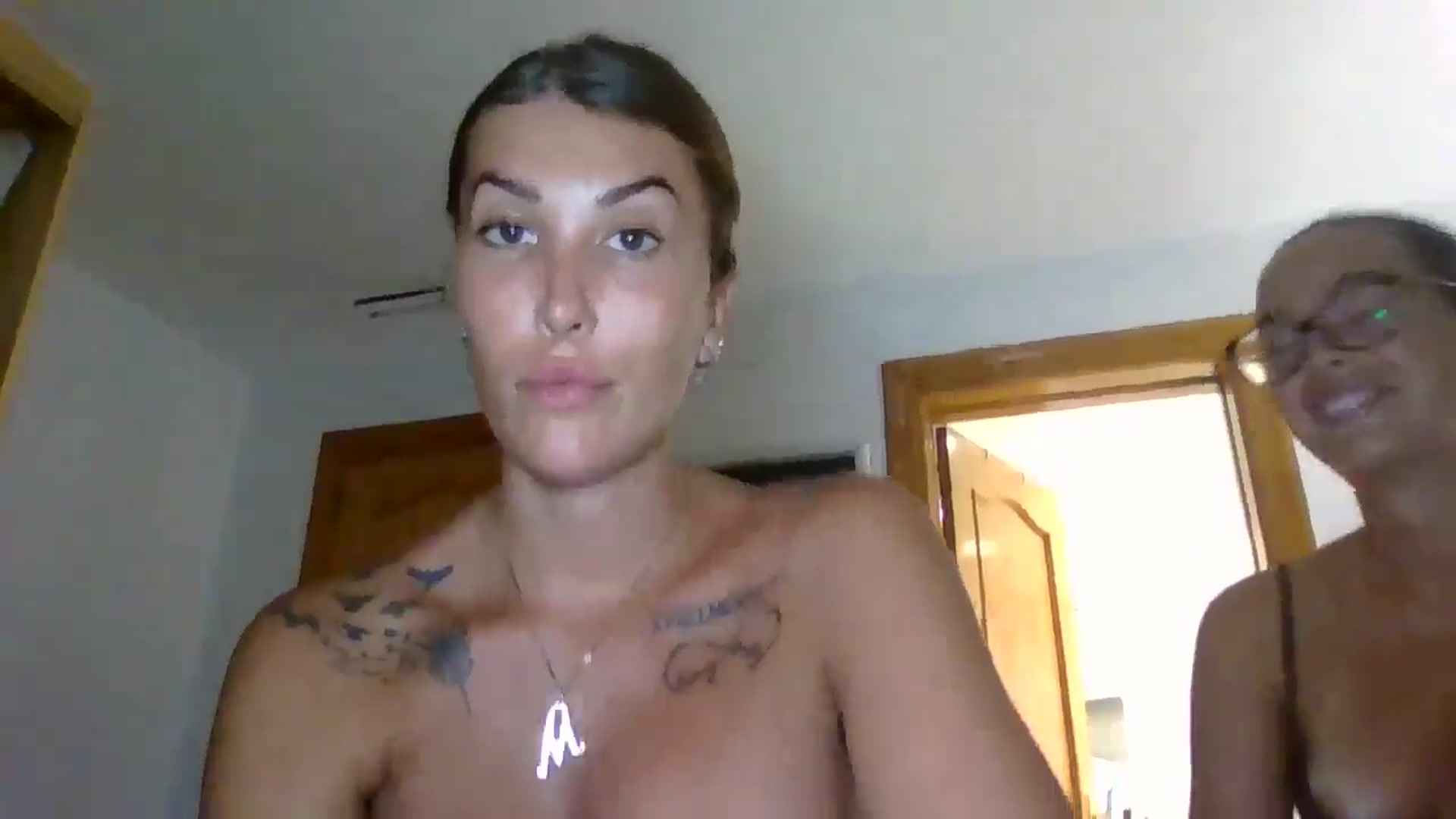 Gallery image thumbnail from RaRaaaaxx's myfreecams stream on, 08/12/2024, 22:08 image 19 of 20
