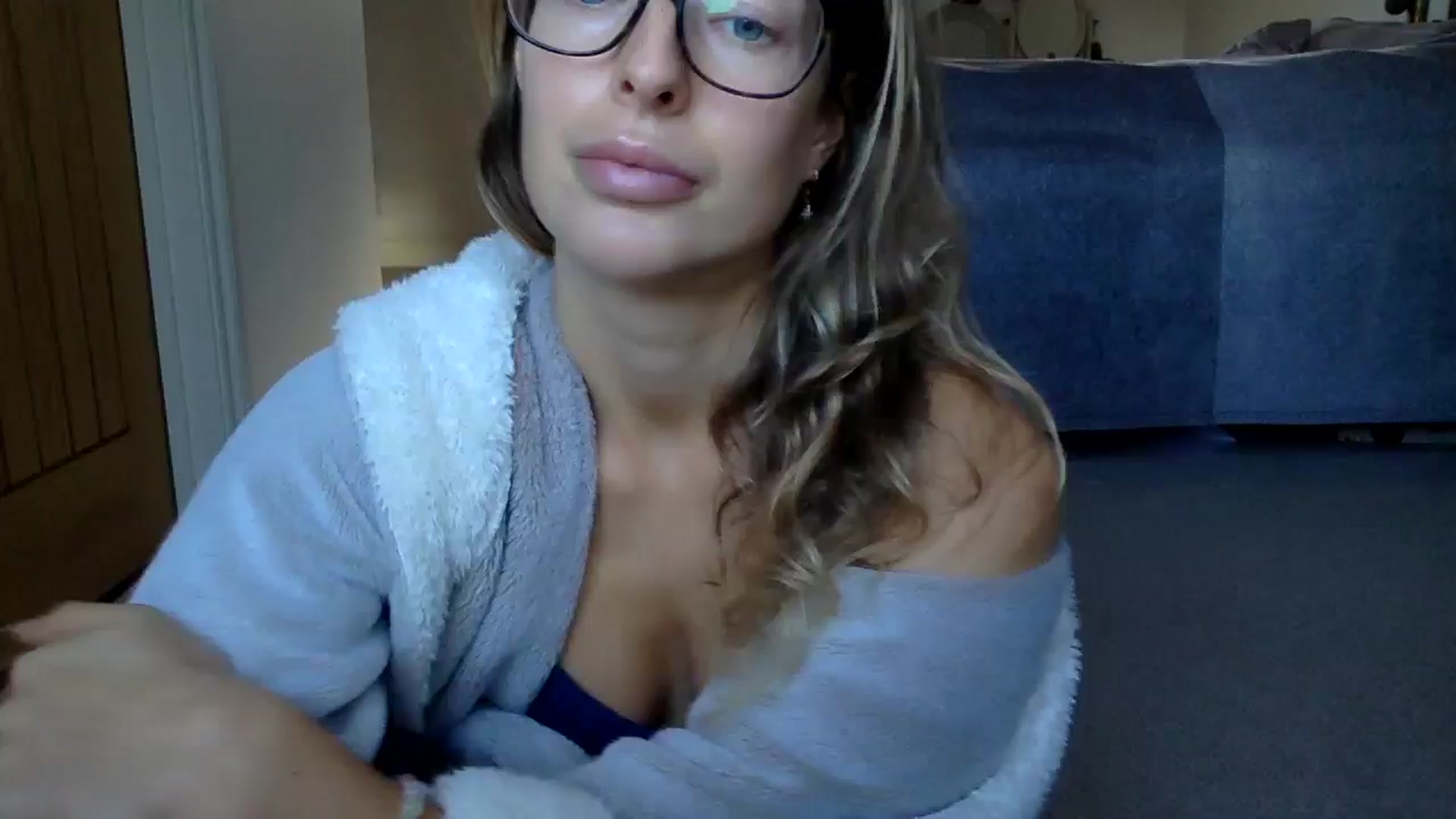 Gallery image thumbnail from RaRaaaaxx's myfreecams stream on, 11/25/2024, 14:18 image 10 of 20
