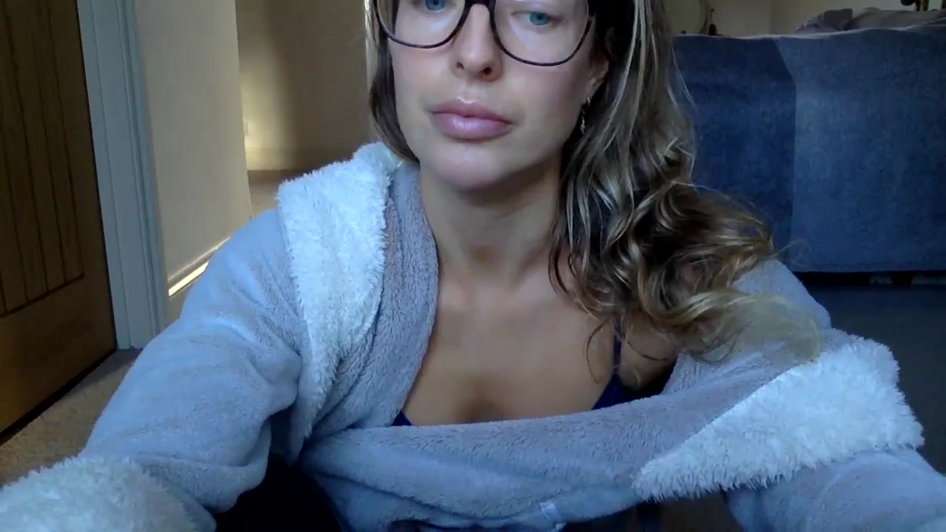 Gallery image thumbnail from RaRaaaaxx's myfreecams stream on, 11/25/2024, 14:18 image 9 of 20