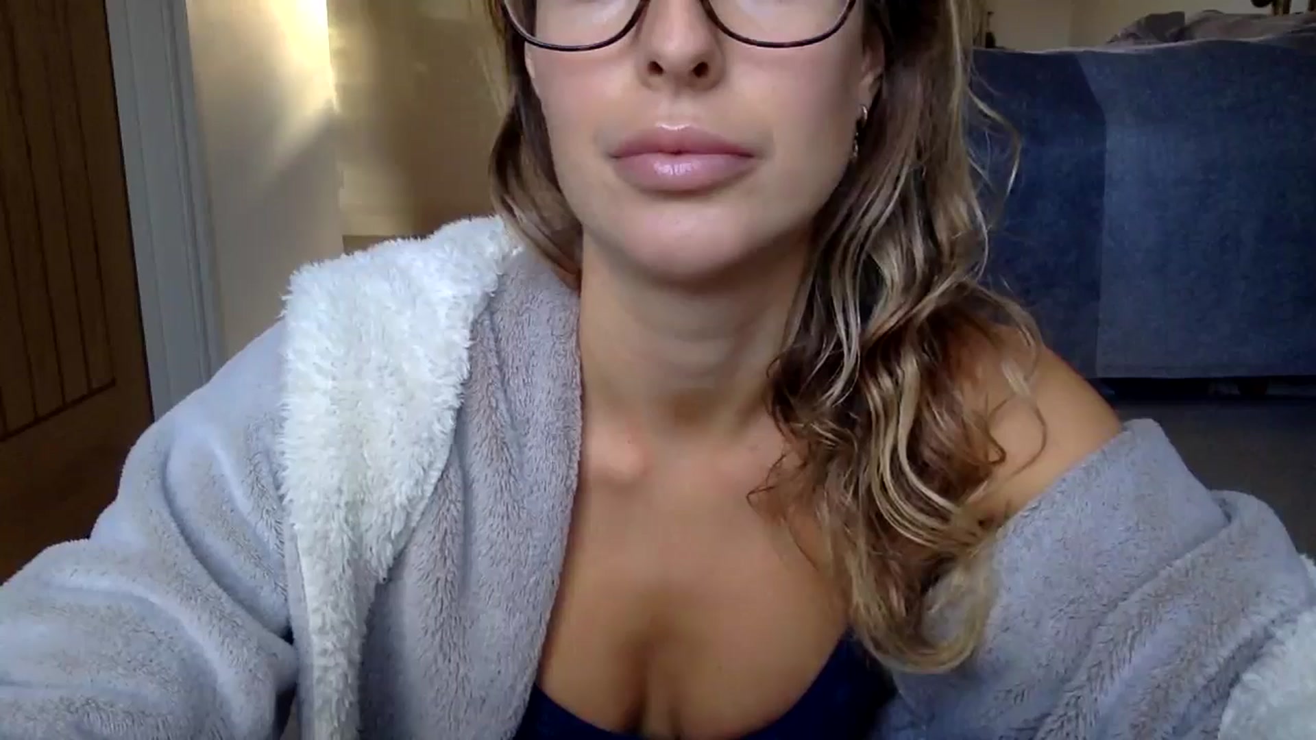 Gallery image thumbnail from RaRaaaaxx's myfreecams stream on, 11/25/2024, 14:18 image 3 of 20