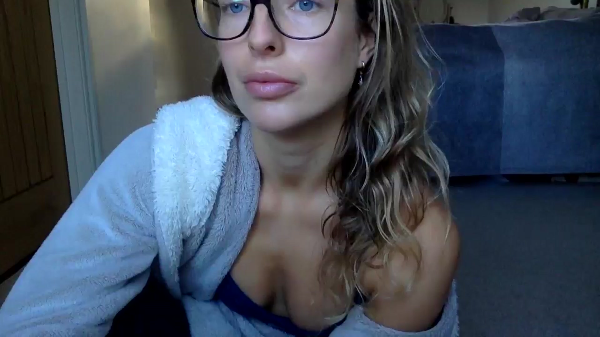 Gallery image thumbnail from RaRaaaaxx's myfreecams stream on, 11/25/2024, 14:18 image 8 of 20