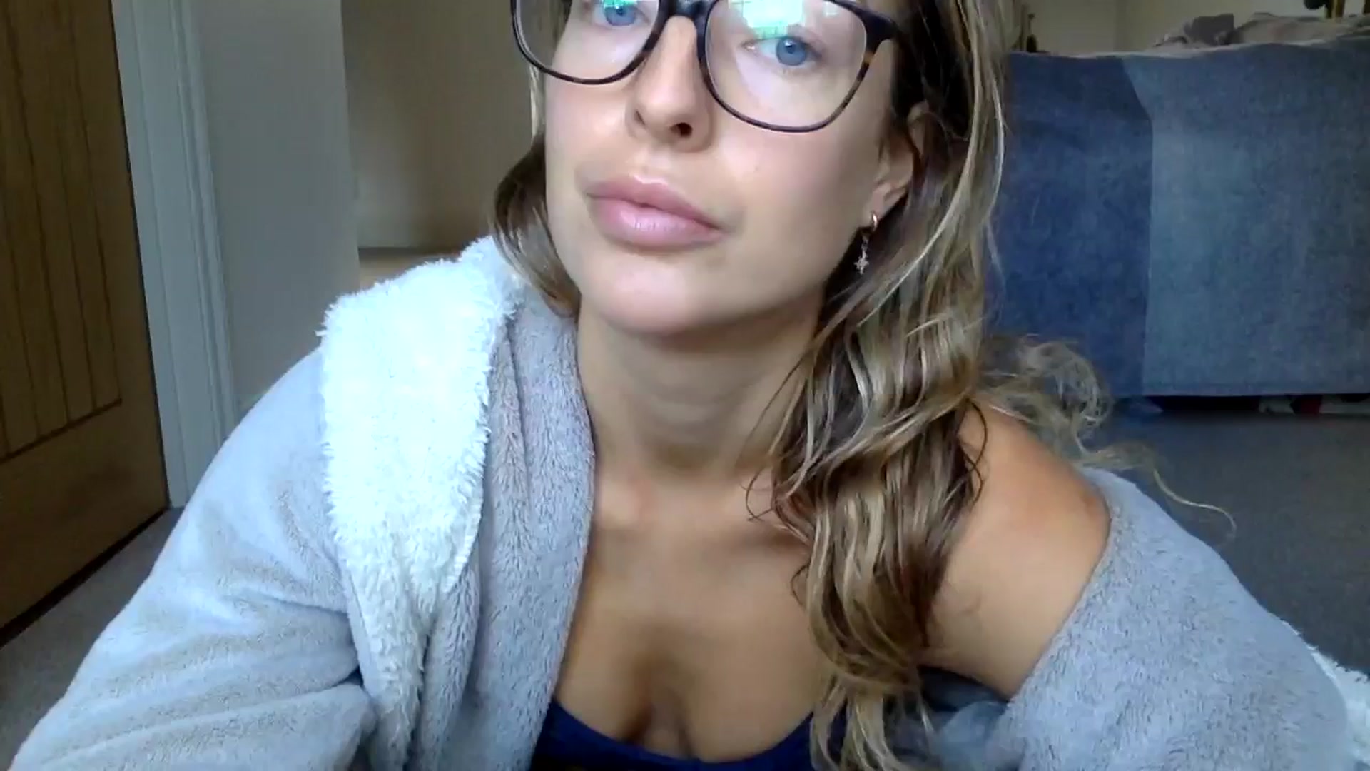 Gallery image thumbnail from RaRaaaaxx's myfreecams stream on, 11/25/2024, 14:18 image 15 of 20