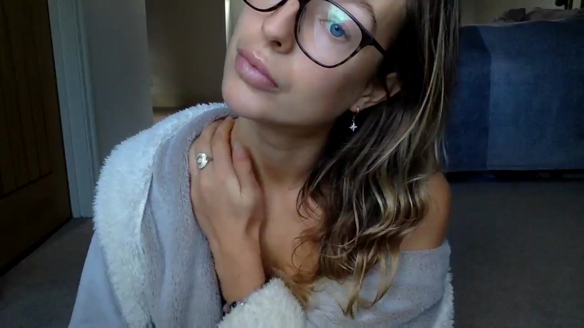 Gallery image thumbnail from RaRaaaaxx's myfreecams stream on, 11/25/2024, 14:18 image 16 of 20