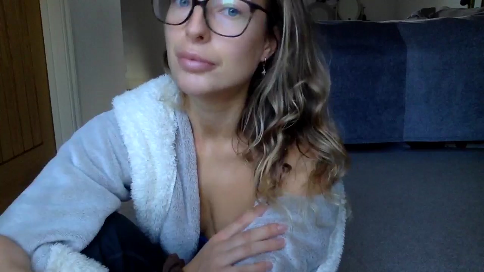 Gallery image thumbnail from RaRaaaaxx's myfreecams stream on, 11/25/2024, 14:18 image 20 of 20